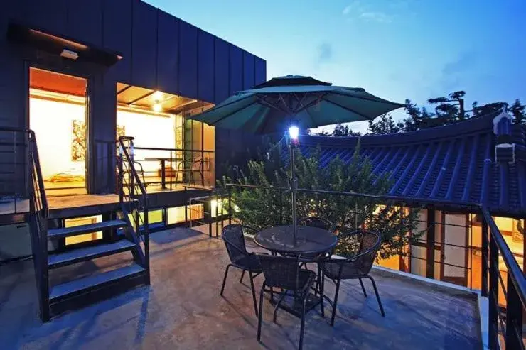 Korean-Style Family Room in Dowon Guesthouse Korean-Style Family Room in Dowon Guesthouse