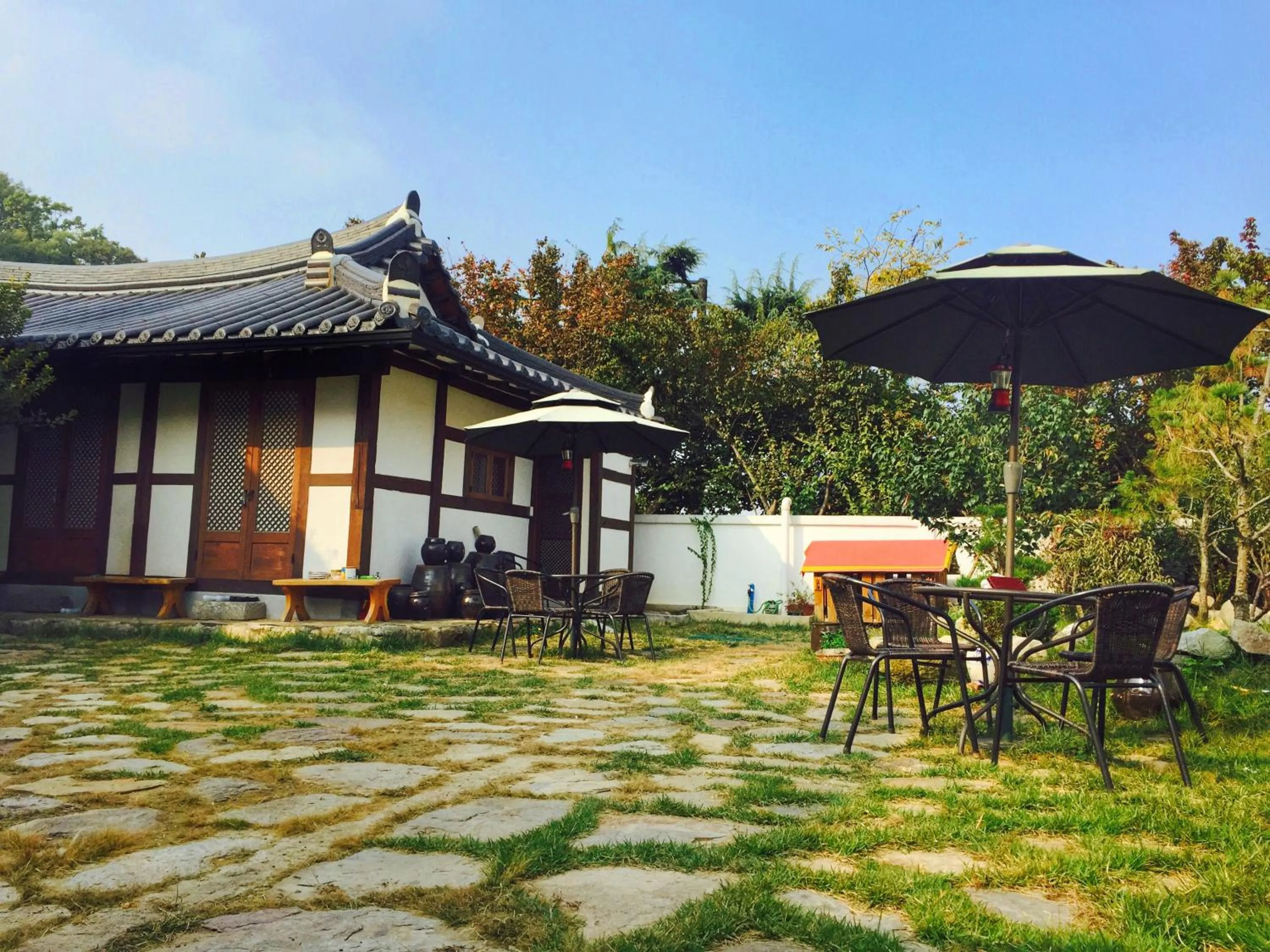 Property building in Dowon Guesthouse