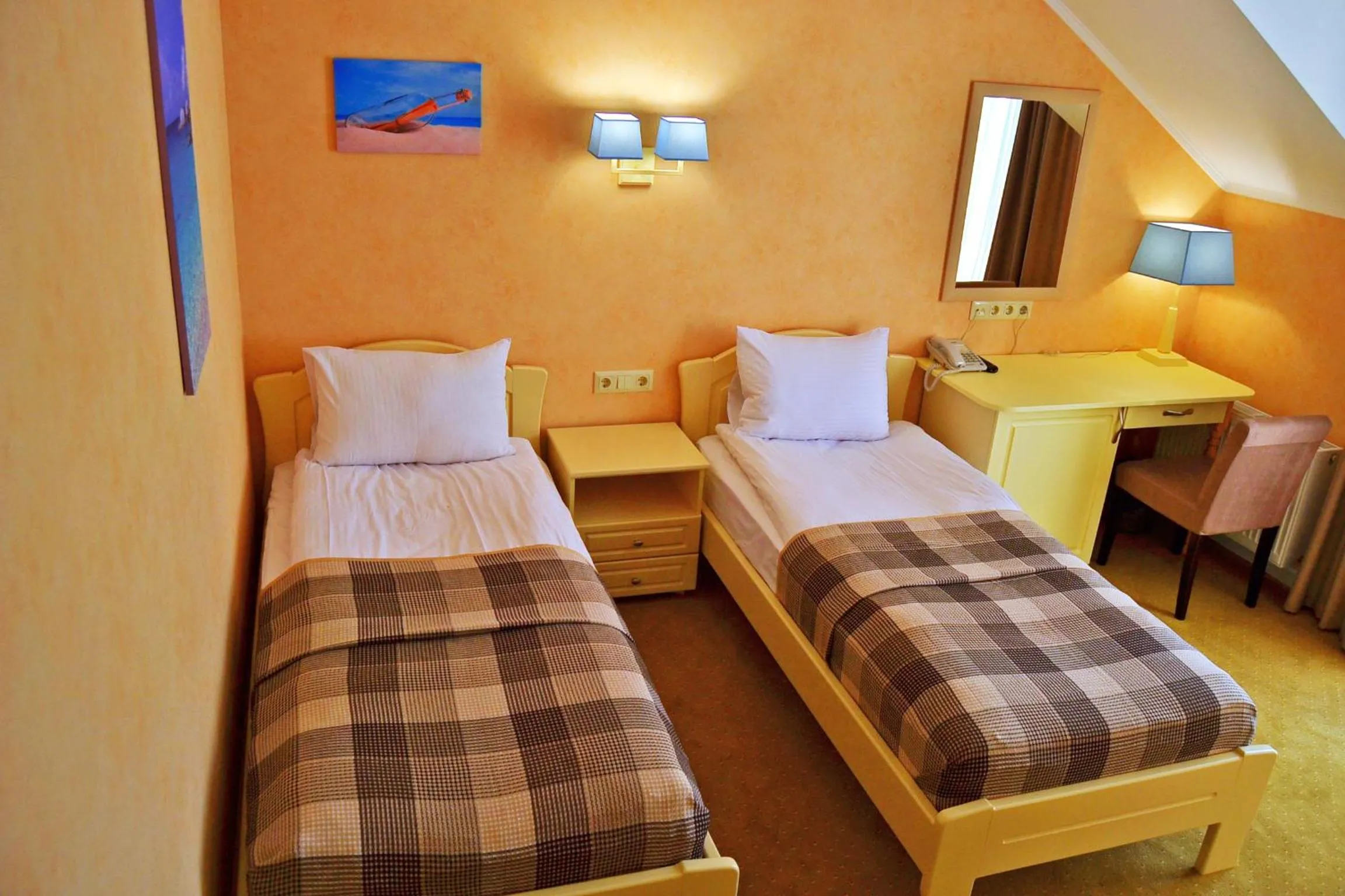 Standard Twin Room in Hotel Ajur