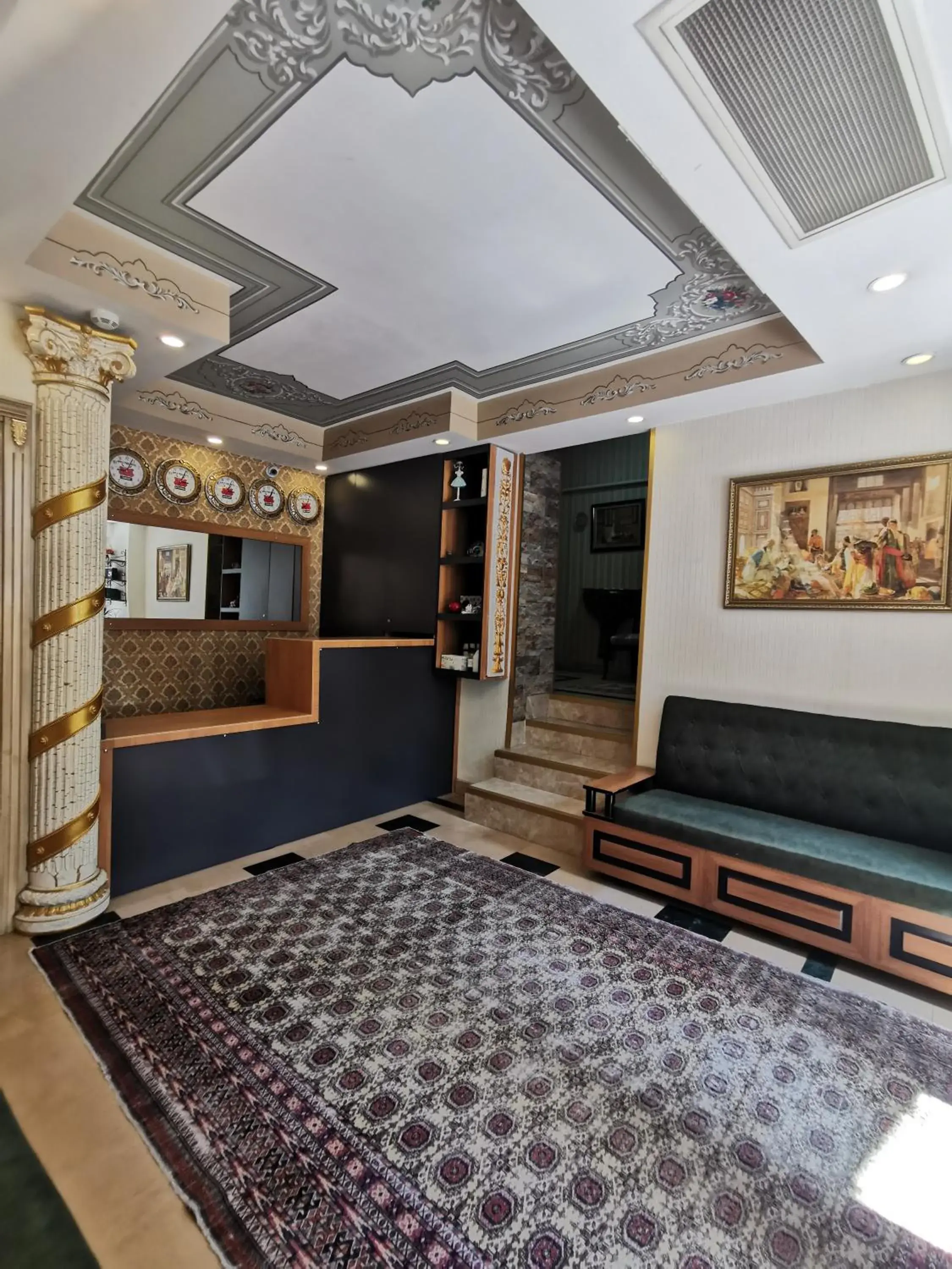 Lobby or reception, Bed in Apple Tree Hotel Lobby or reception, Bed in Apple Tree Hotel