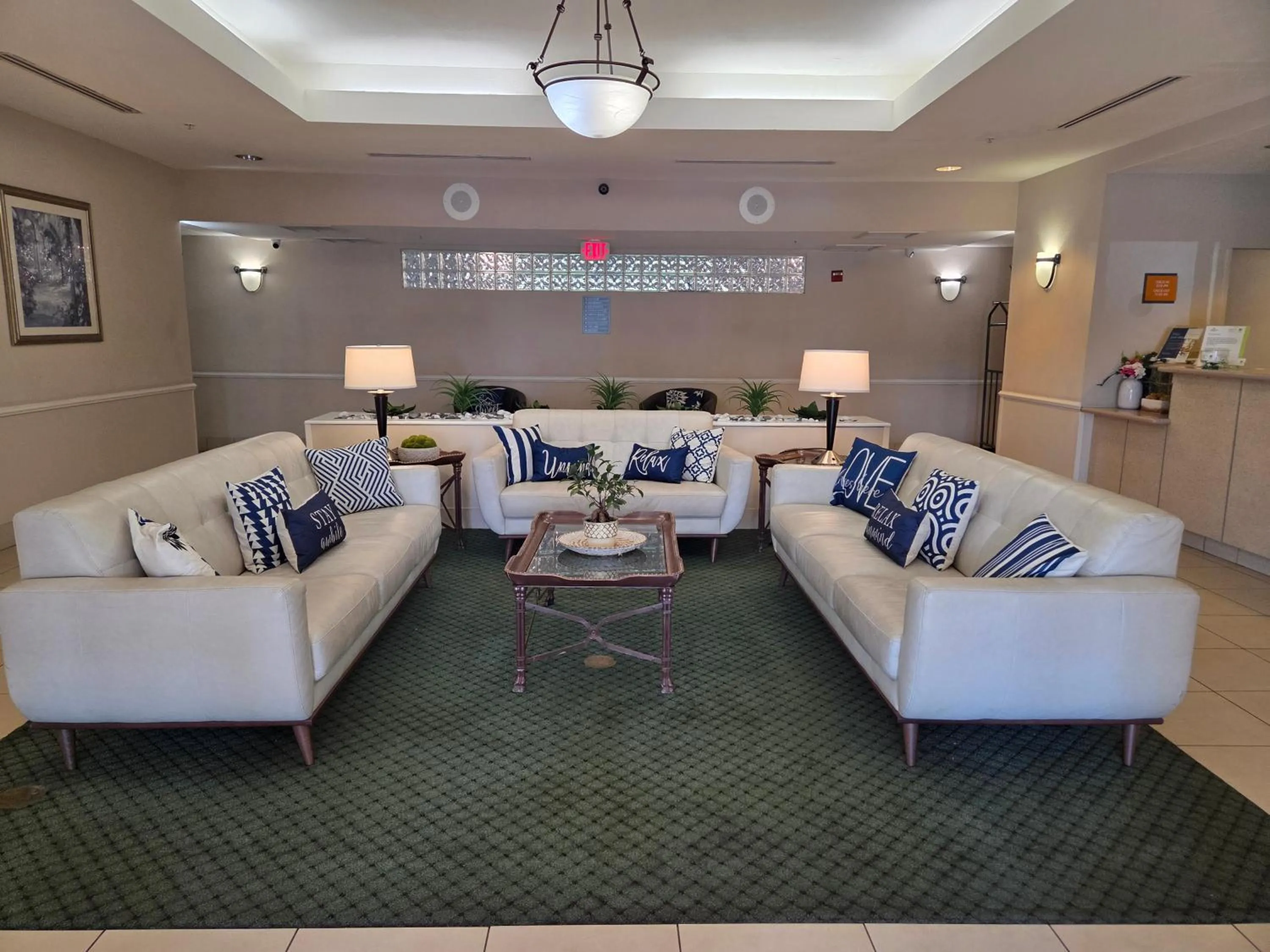 Lobby or reception in La Quinta Inn and Suites Fort Myers I-75