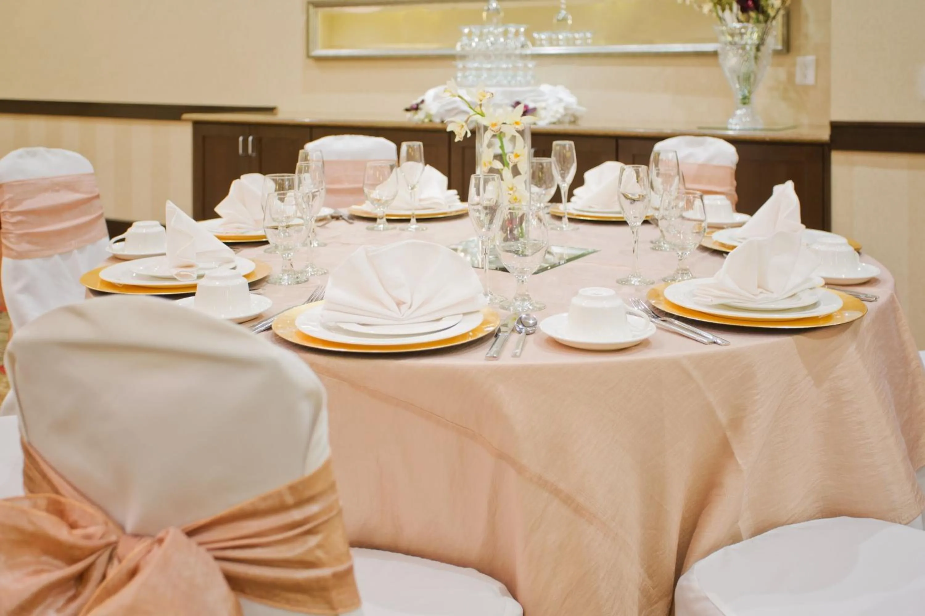 Banquet/Function facilities in Crowne Plaza Anchorage-Midtown by IHG