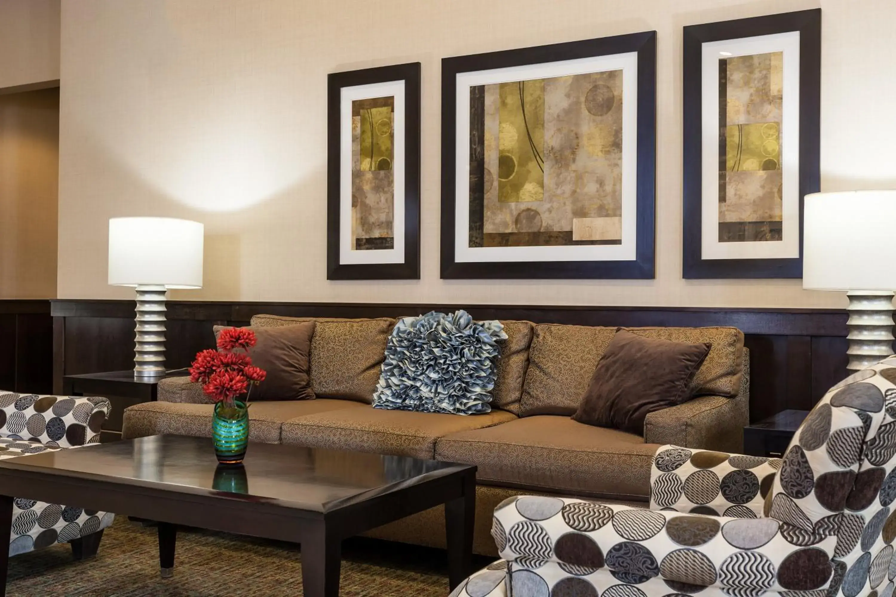 Property building in Crowne Plaza Anchorage-Midtown by IHG Property building in Crowne Plaza Anchorage-Midtown by IHG