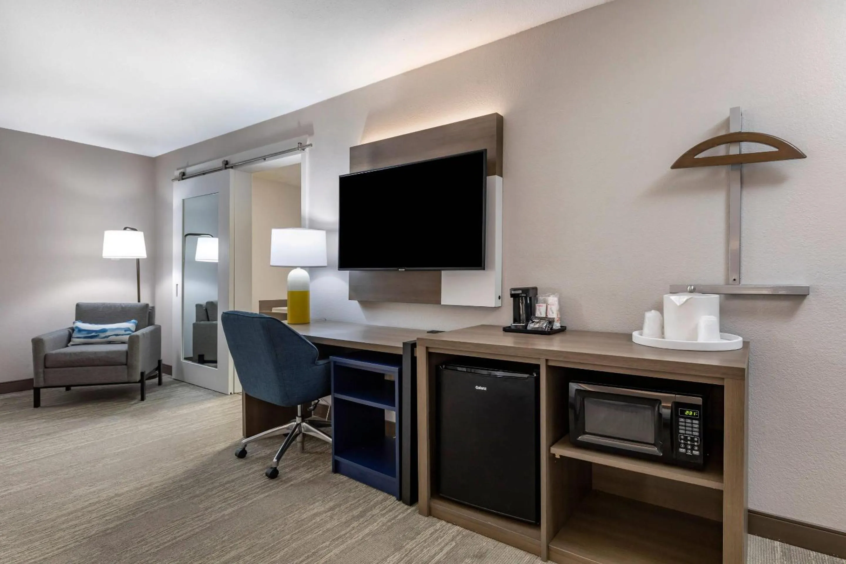 Bedroom in Comfort Inn - Weatherford