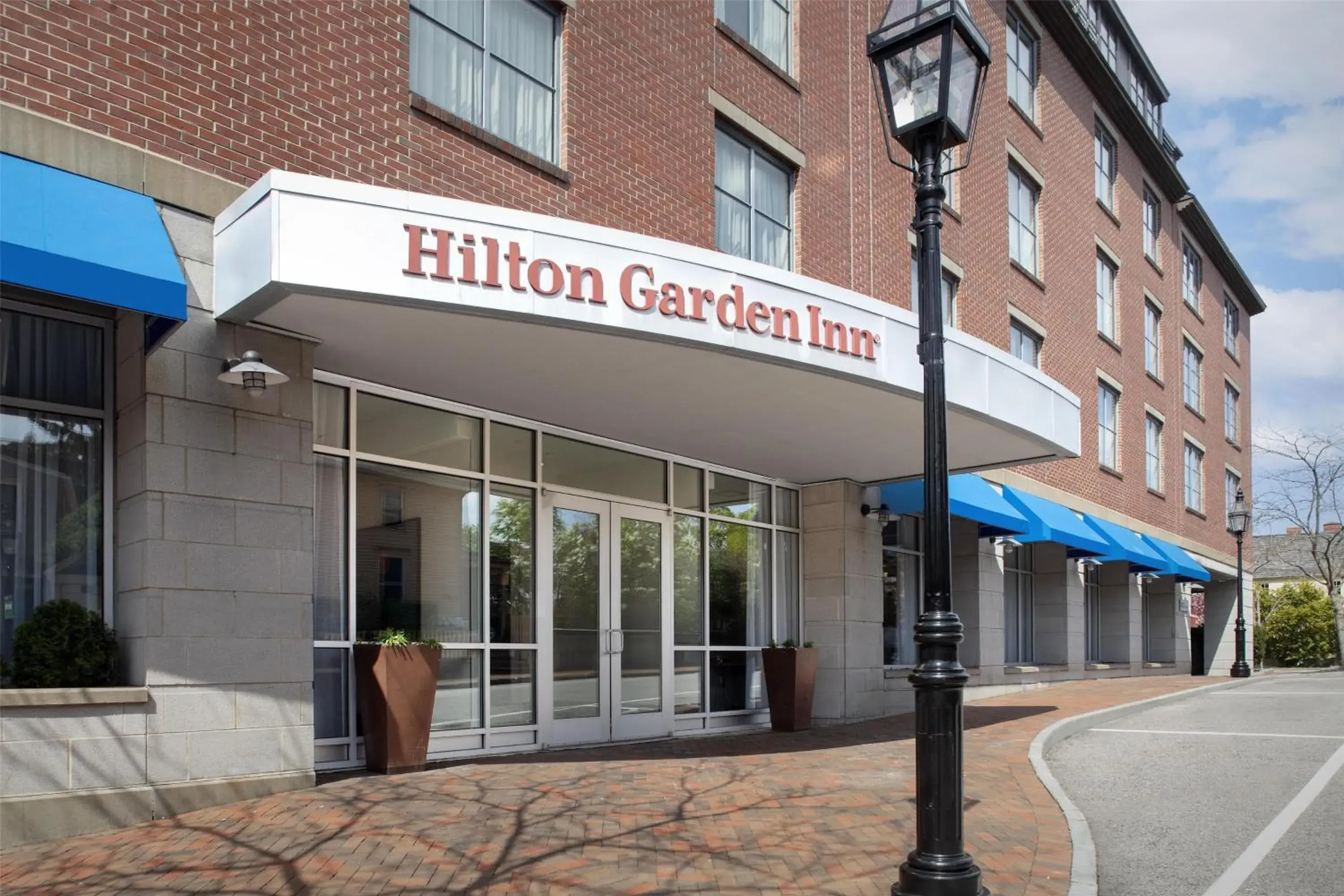 Property building in Hilton Garden Inn Portsmouth Downtown Property building in Hilton Garden Inn Portsmouth Downtown