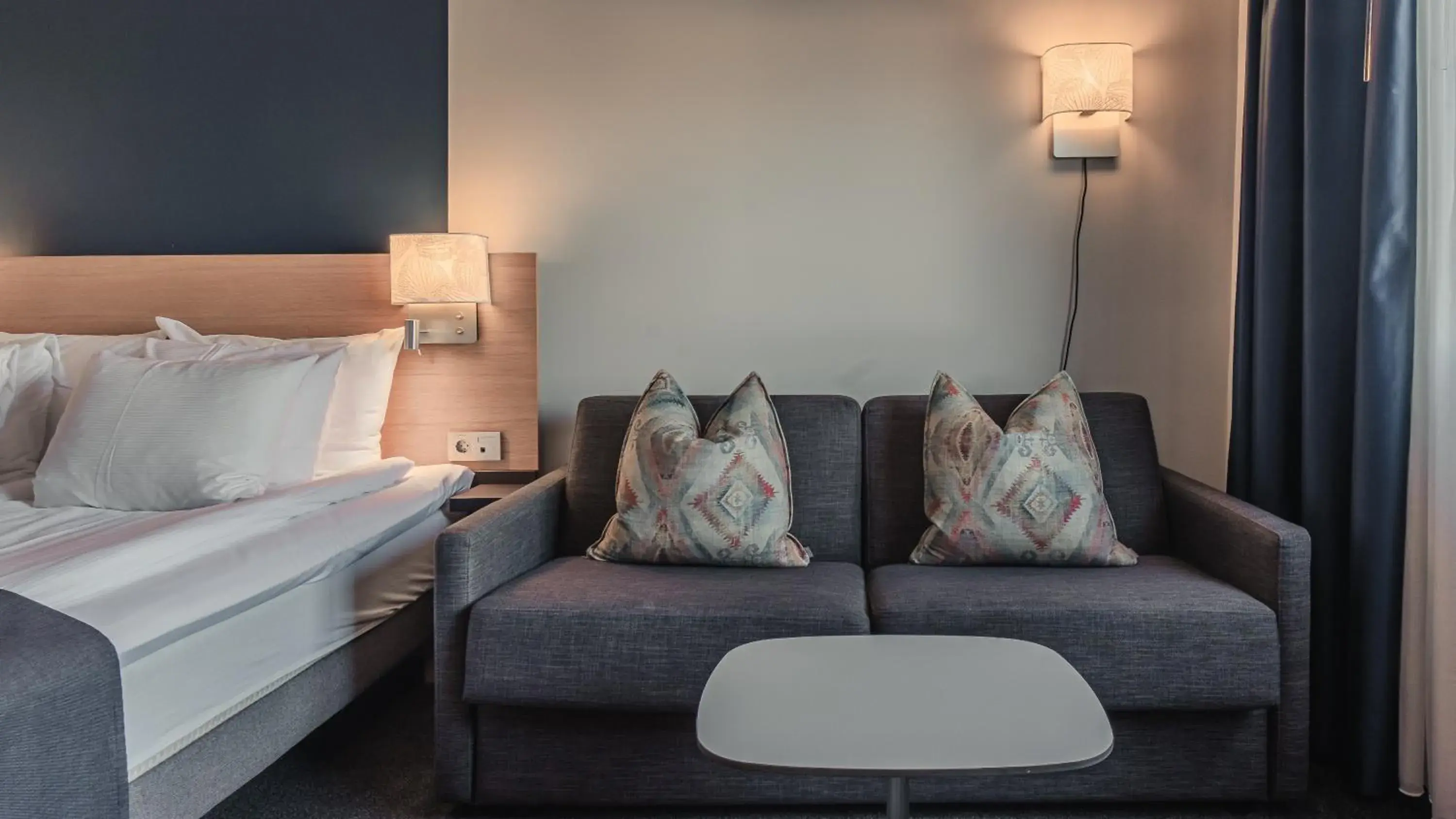 Bedroom, Bed in Quality Hotel Waterfront Bedroom, Bed in Quality Hotel Waterfront