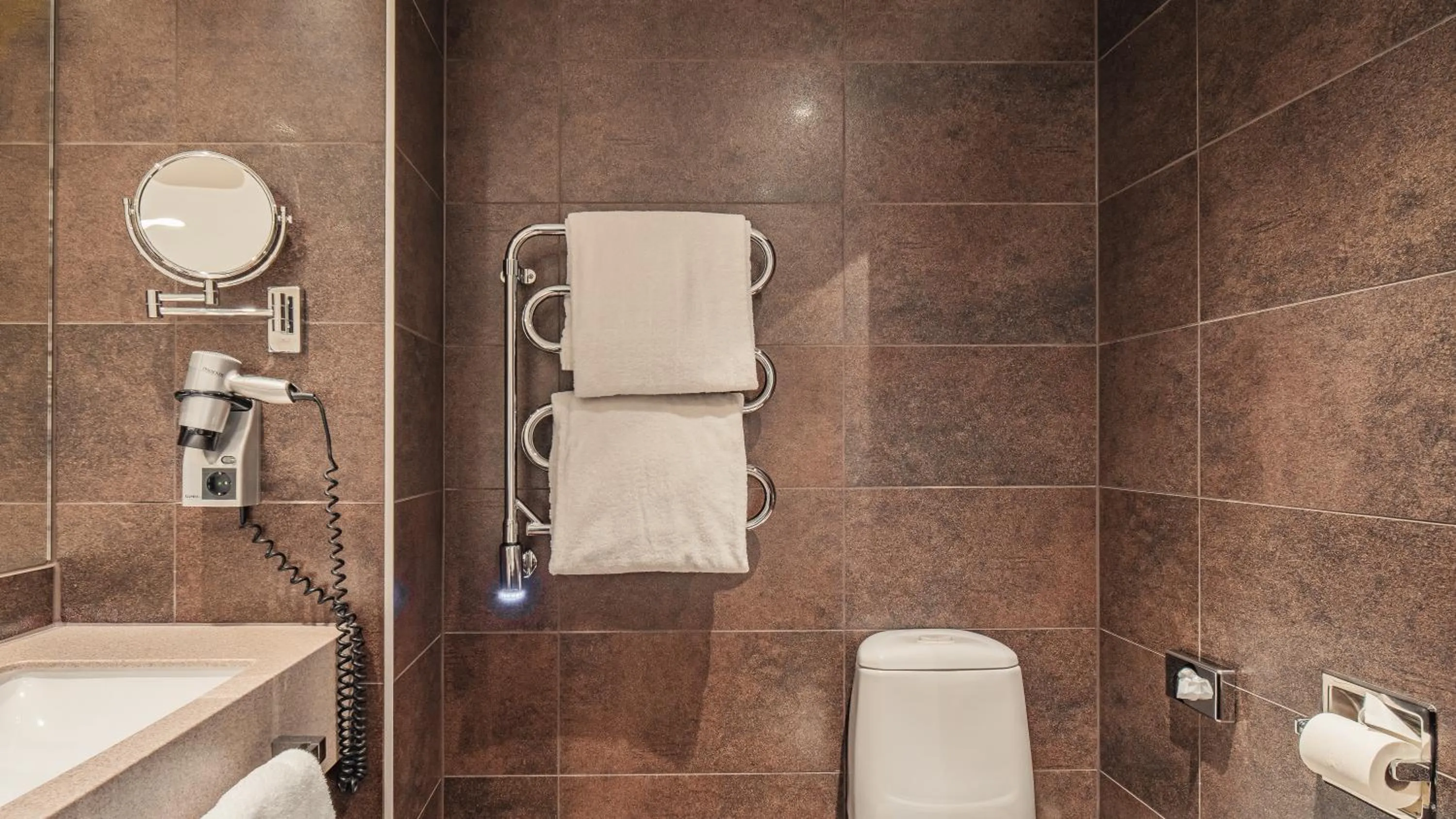 Bathroom in Quality Hotel Waterfront