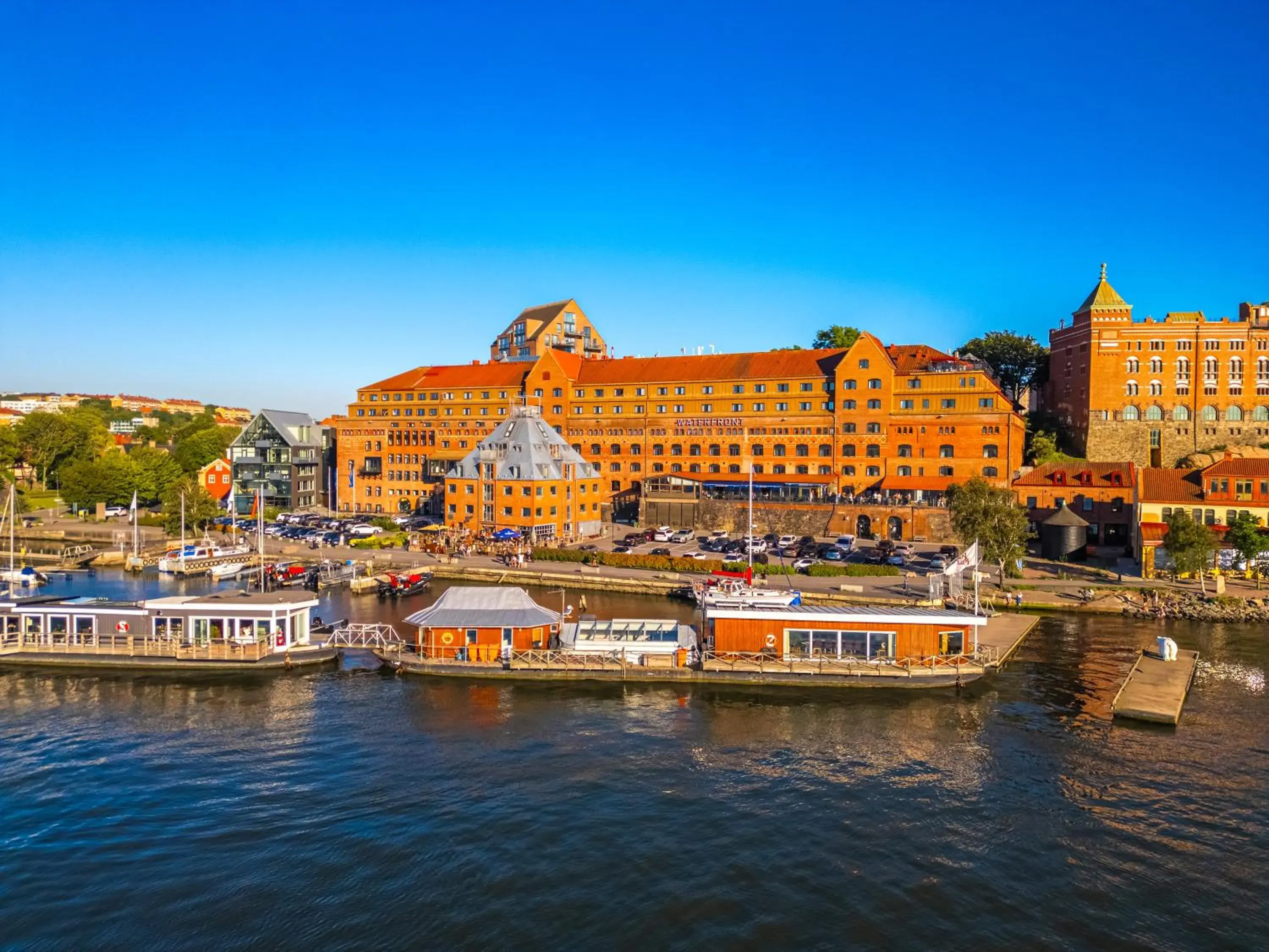 Facade/entrance in Quality Hotel Waterfront Facade/entrance in Quality Hotel Waterfront