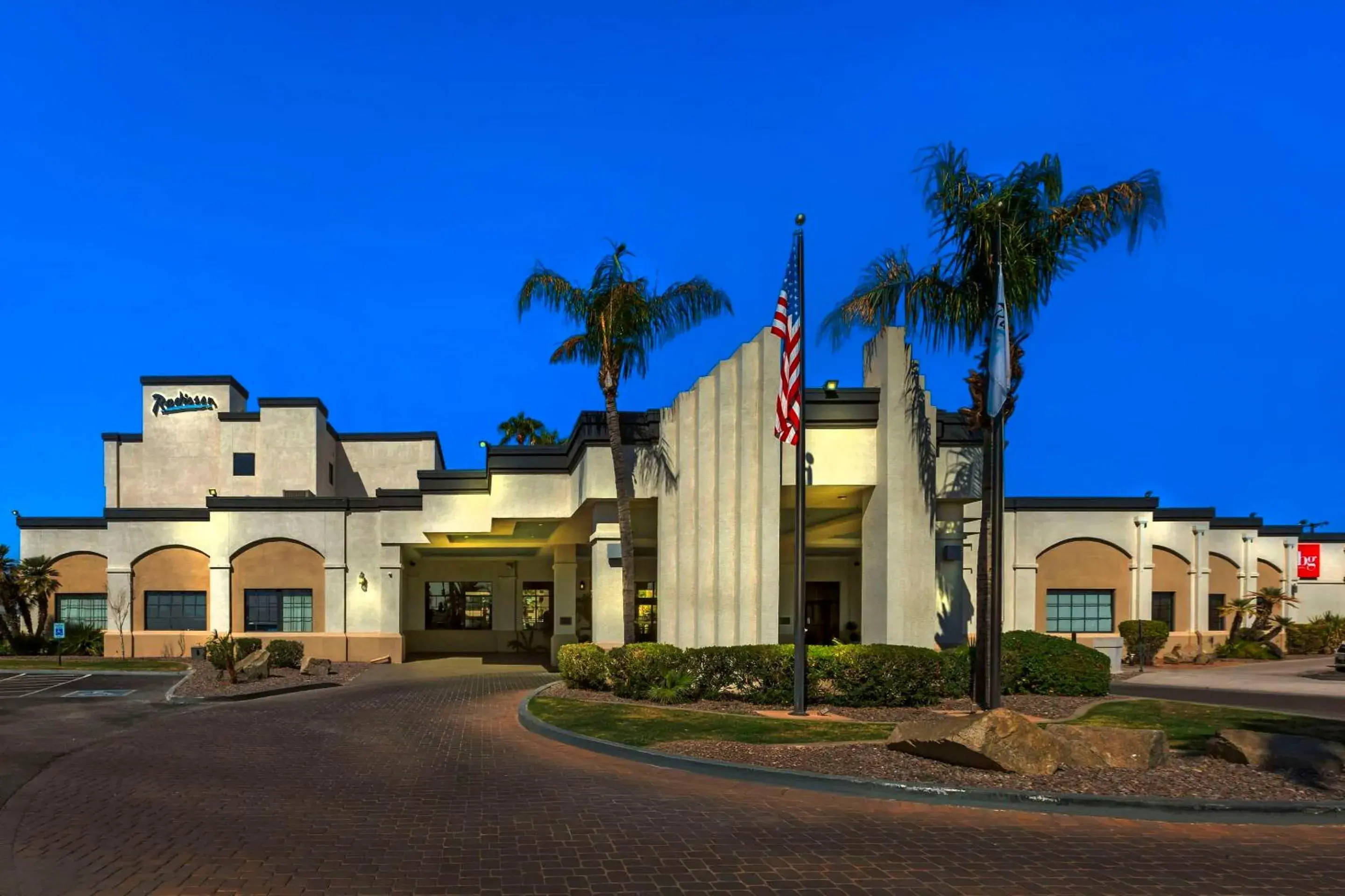 Property building in Radisson Hotel Casa Grande Property building in Radisson Hotel Casa Grande