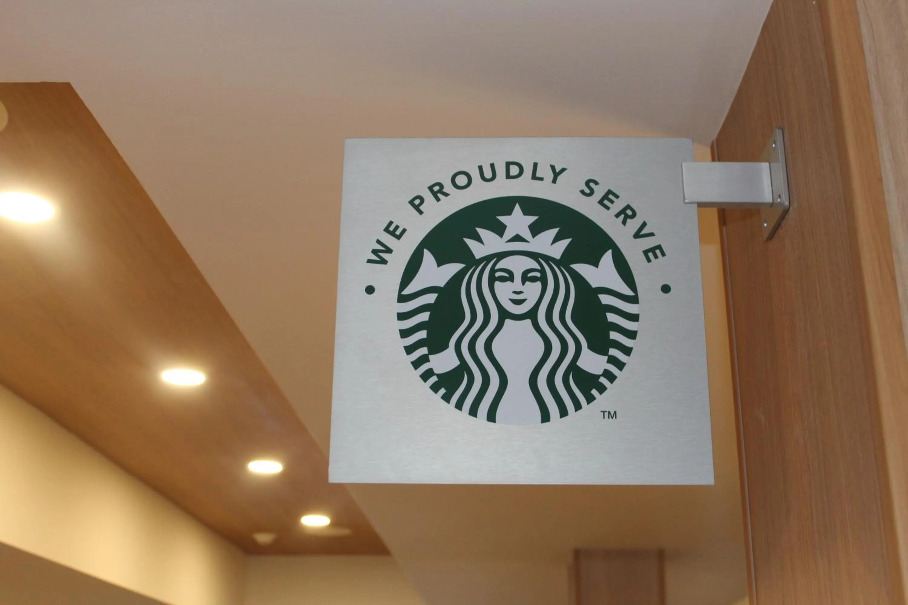 Coffee/tea facilities in Hyatt Place Fairbanks