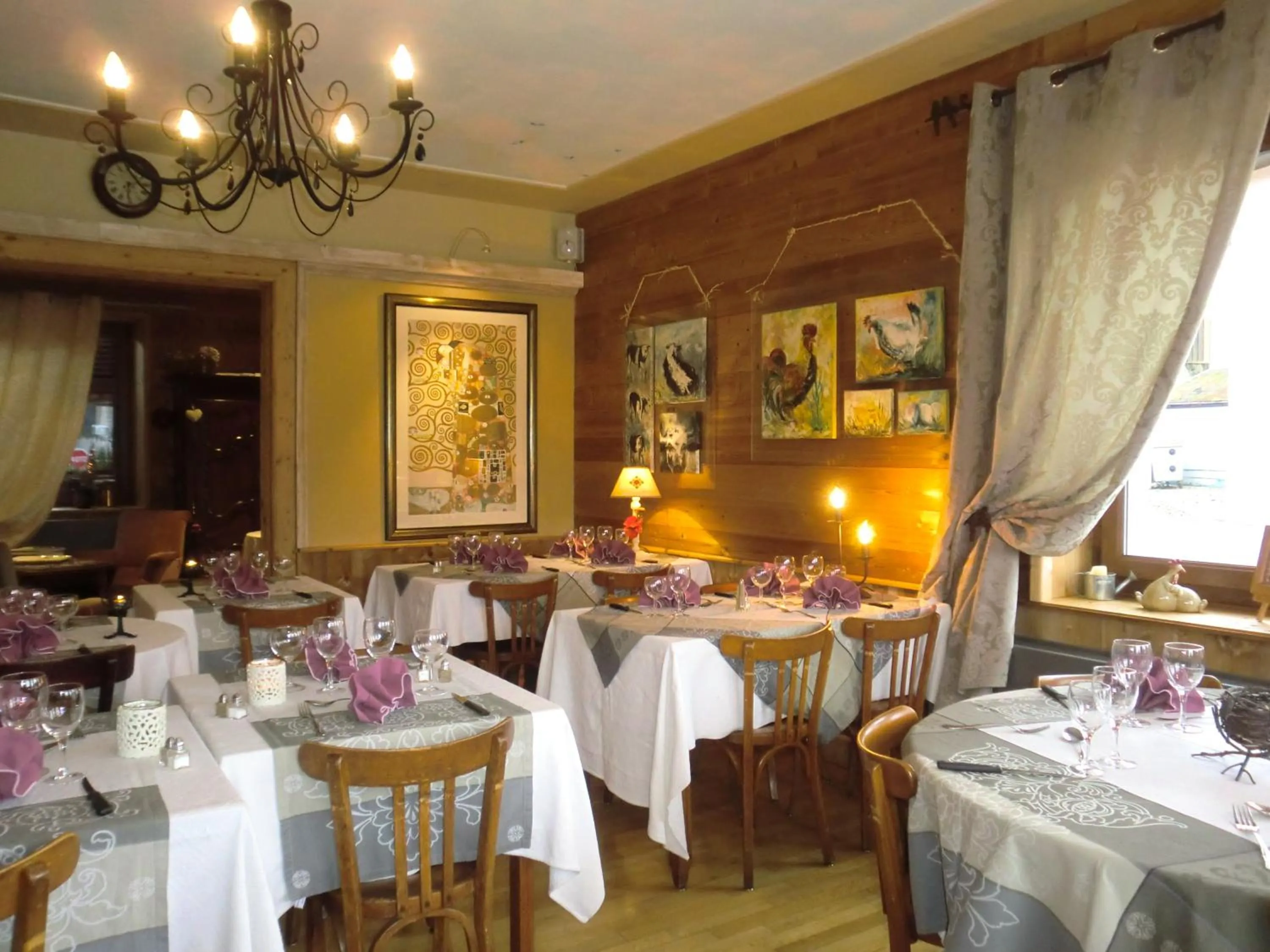 Restaurant/places to eat in Hôtel La Vallée