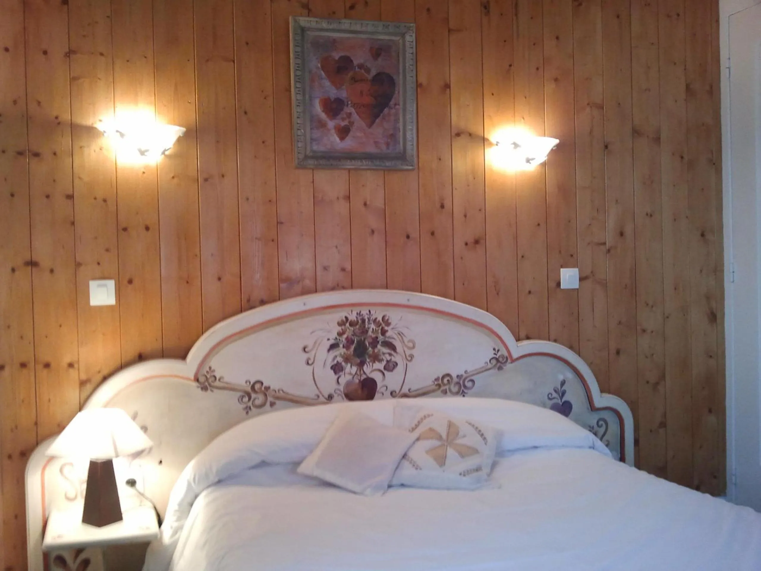 Bedroom, Bed in Hôtel La Vallée