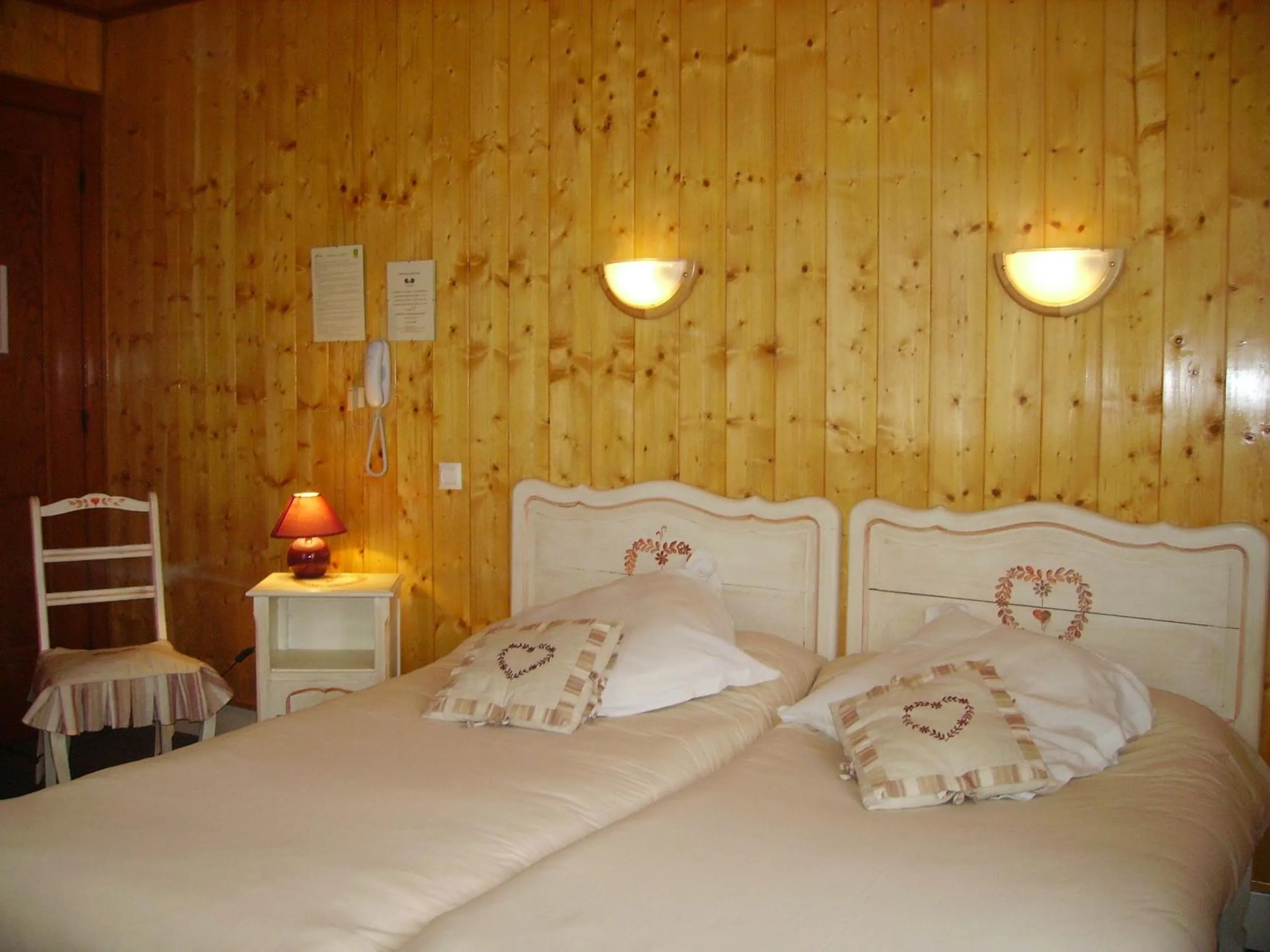 Bedroom, Bed in Hôtel La Vallée