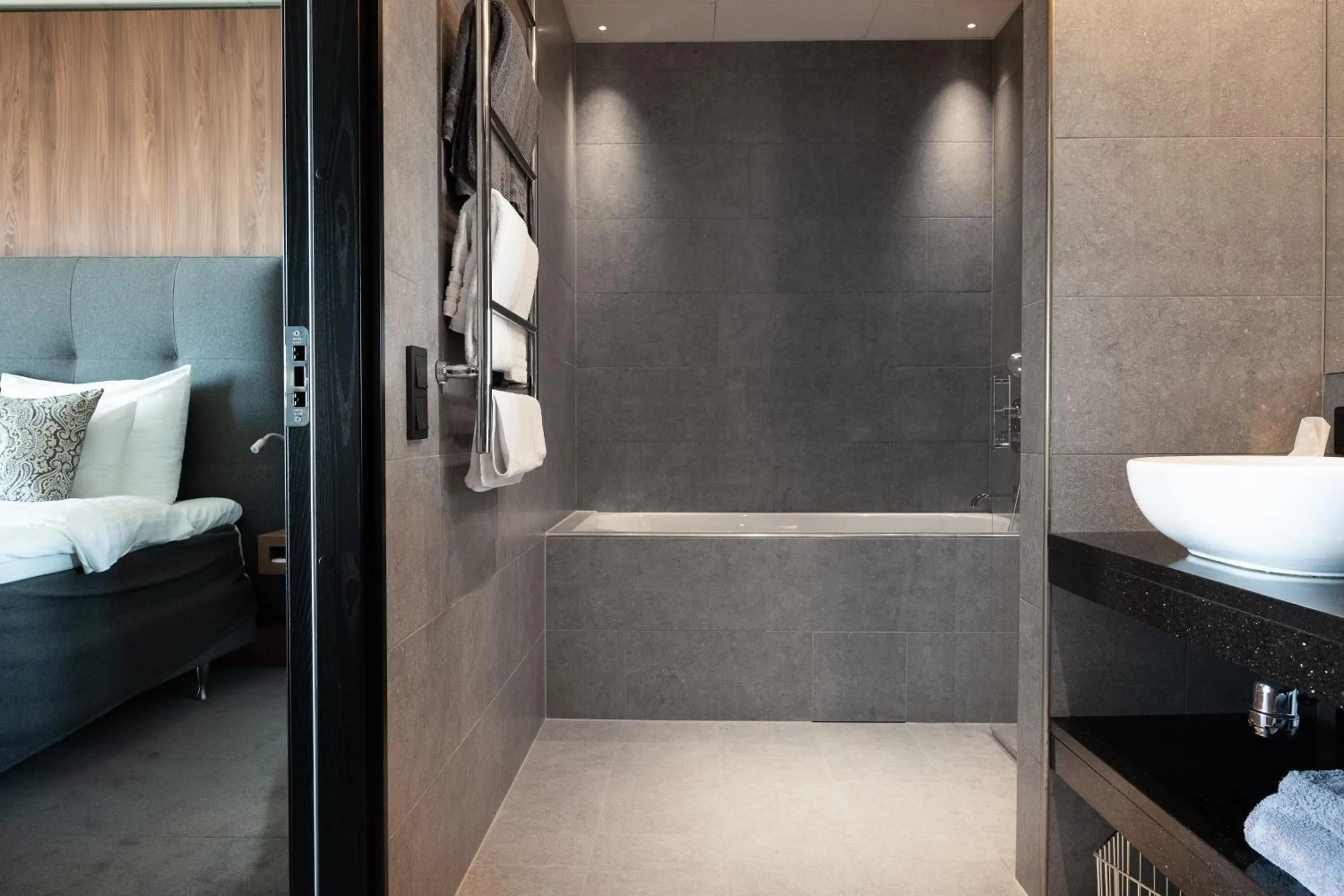 Bath in KUST Hotell & SPA