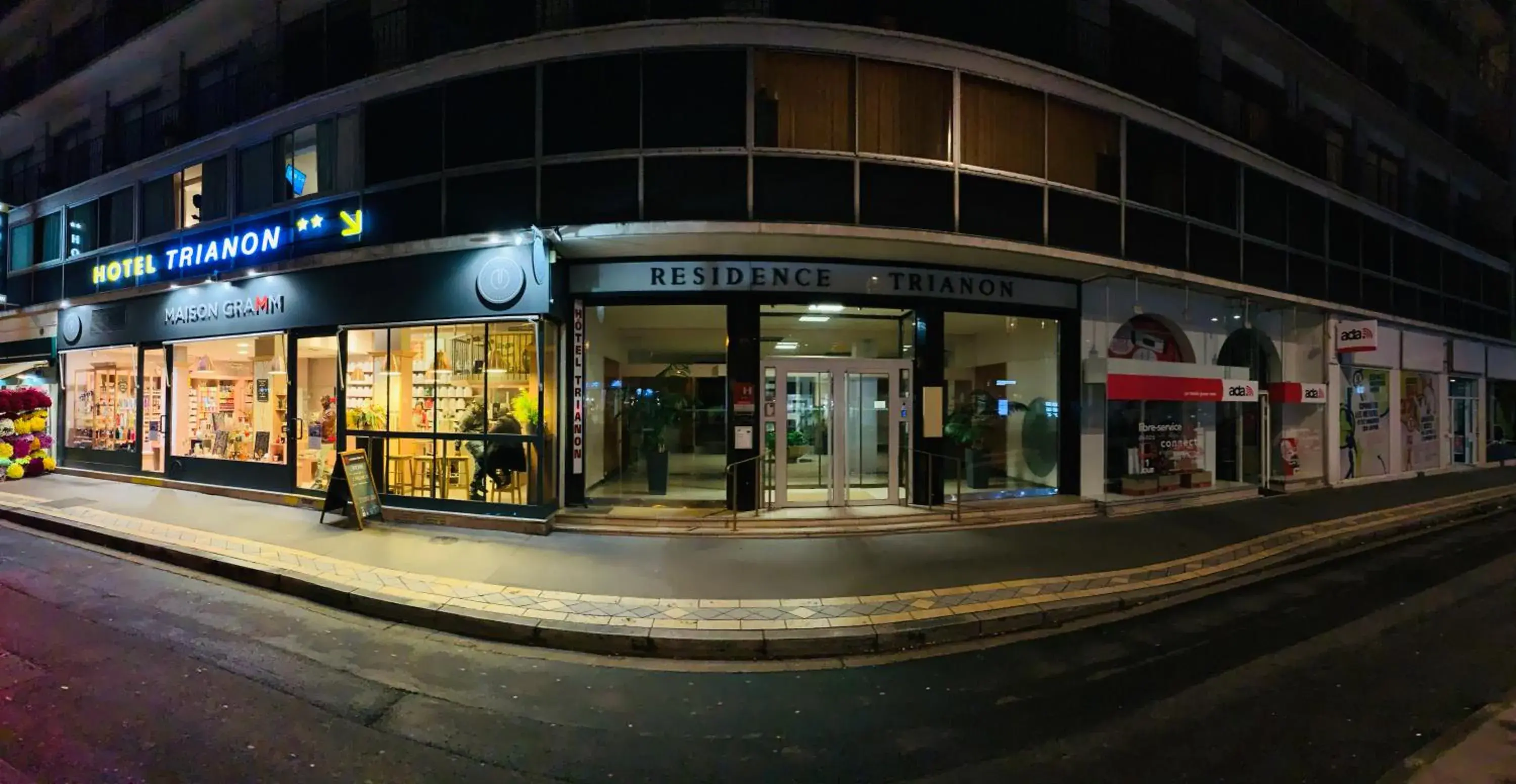 Facade/entrance in Hôtel Trianon Tours Facade/entrance in Hôtel Trianon Tours