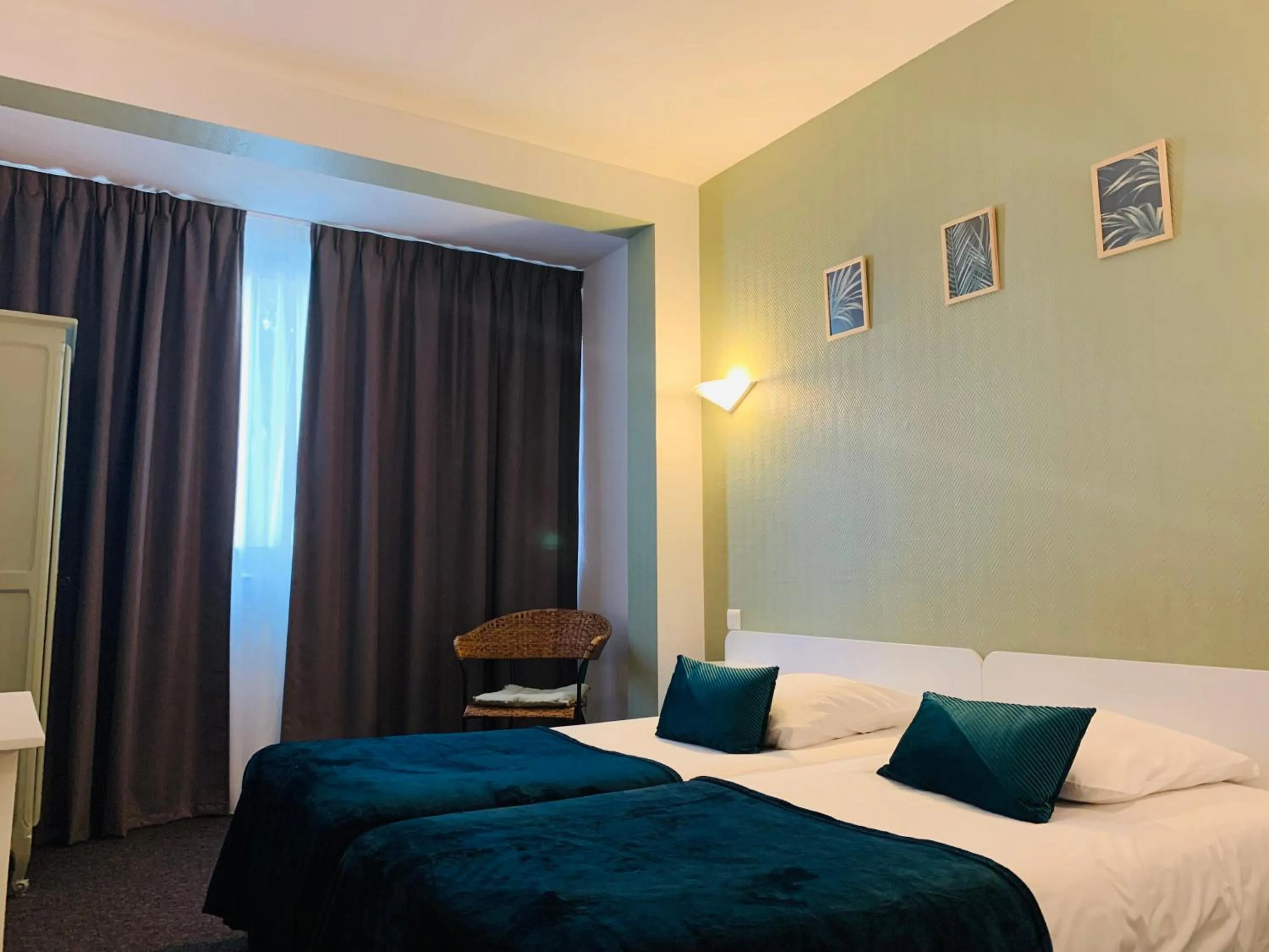 Bed in Hôtel Trianon Tours