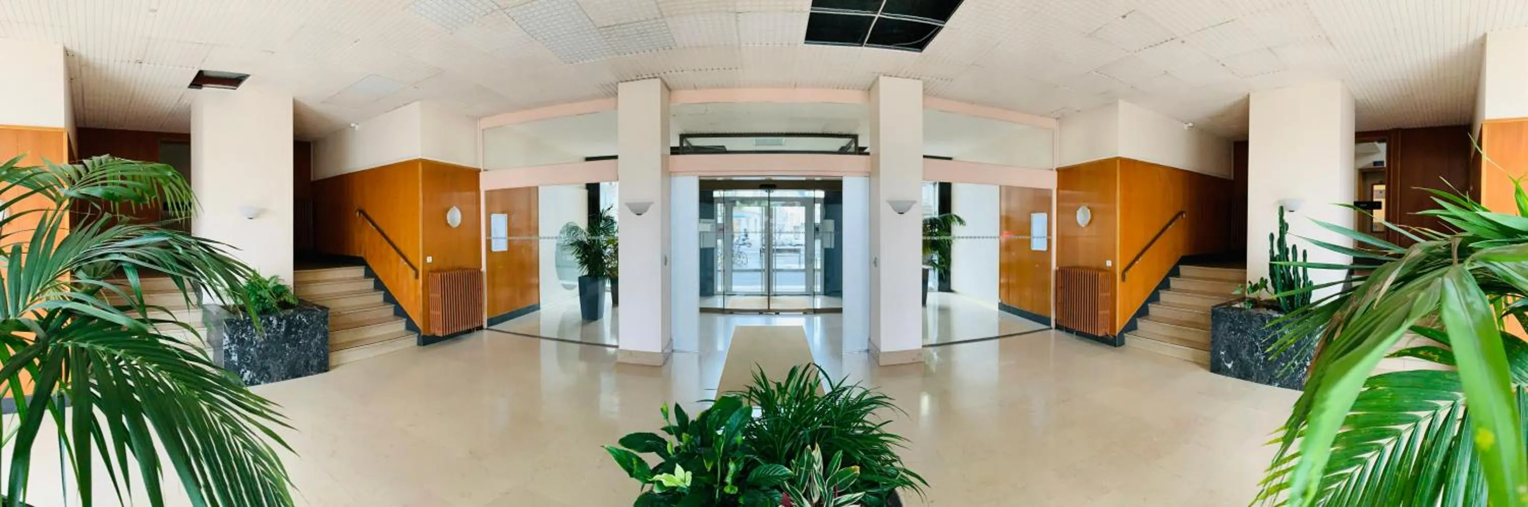 Facade/entrance in Hôtel Trianon Tours