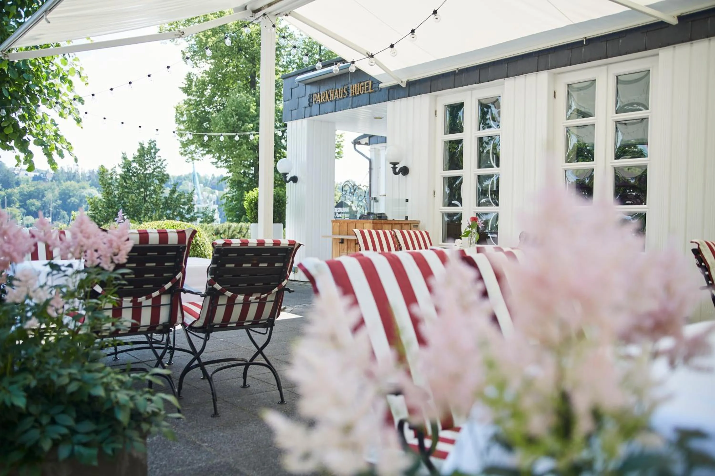 Restaurant/places to eat in Parkhaus Hügel