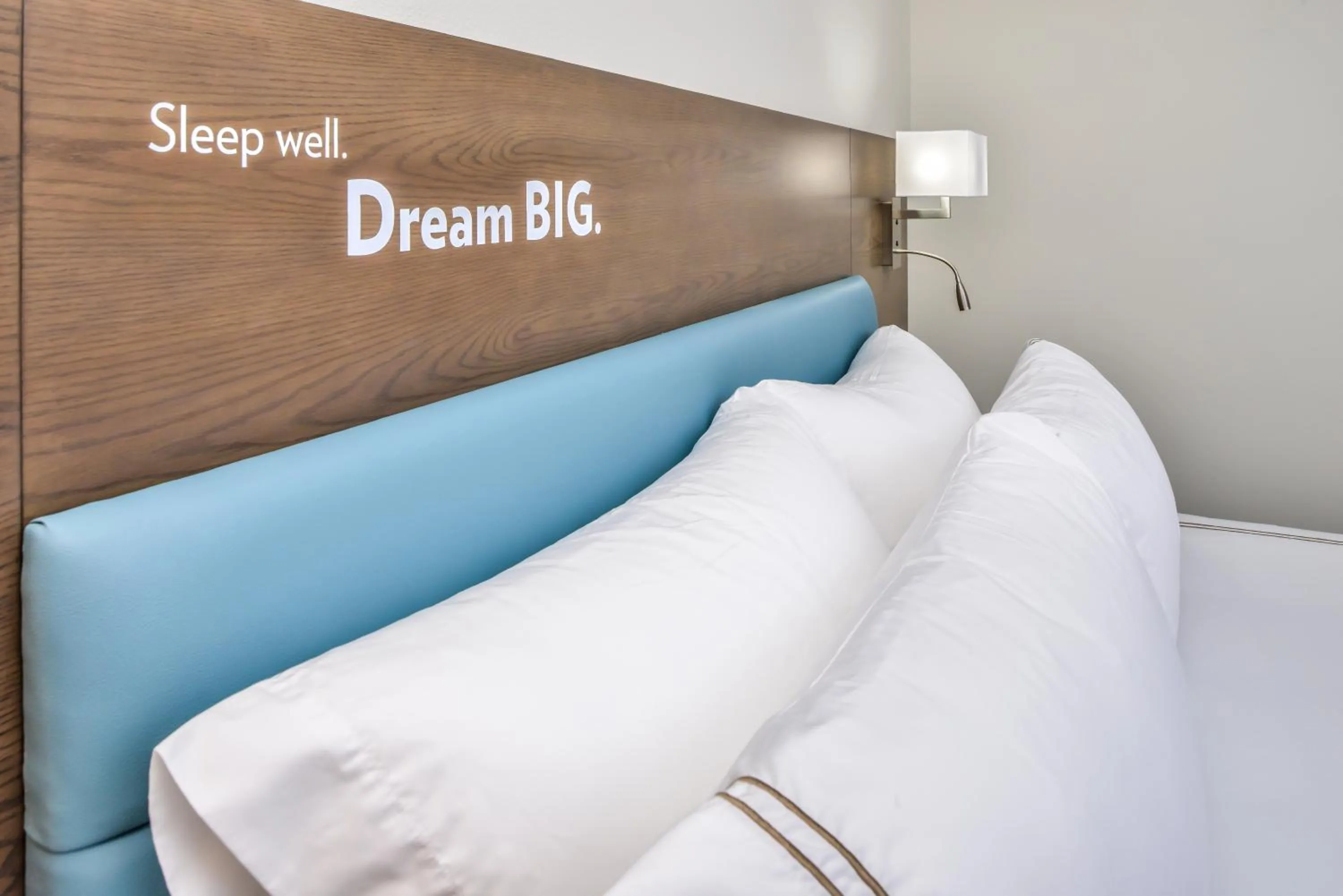 Photo of the whole room, Bed in EVEN Hotel Ann Arbor S - University Area by IHG