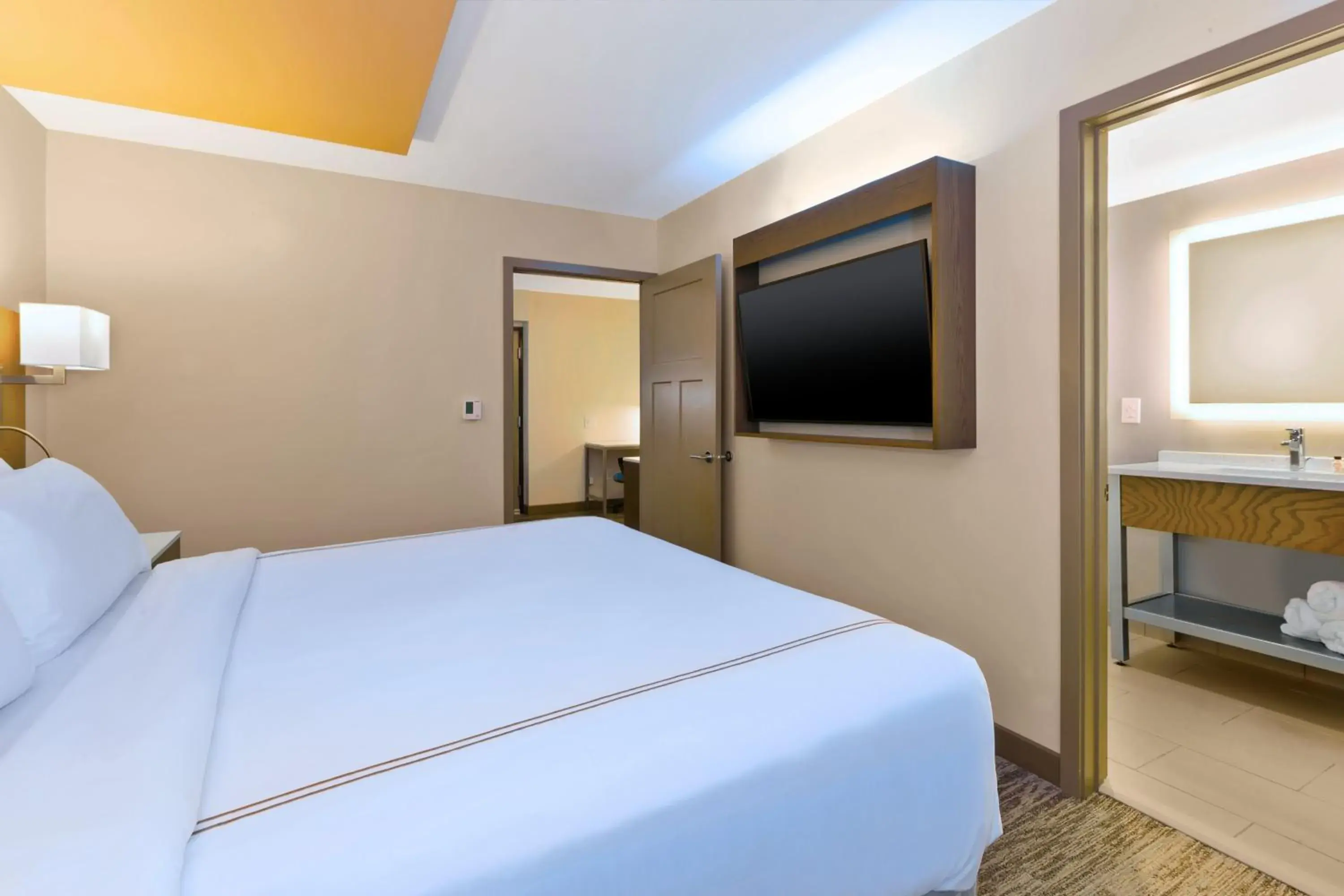 Bedroom, Bed in EVEN Hotel Ann Arbor S - University Area by IHG Bedroom, Bed in EVEN Hotel Ann Arbor S - University Area by IHG