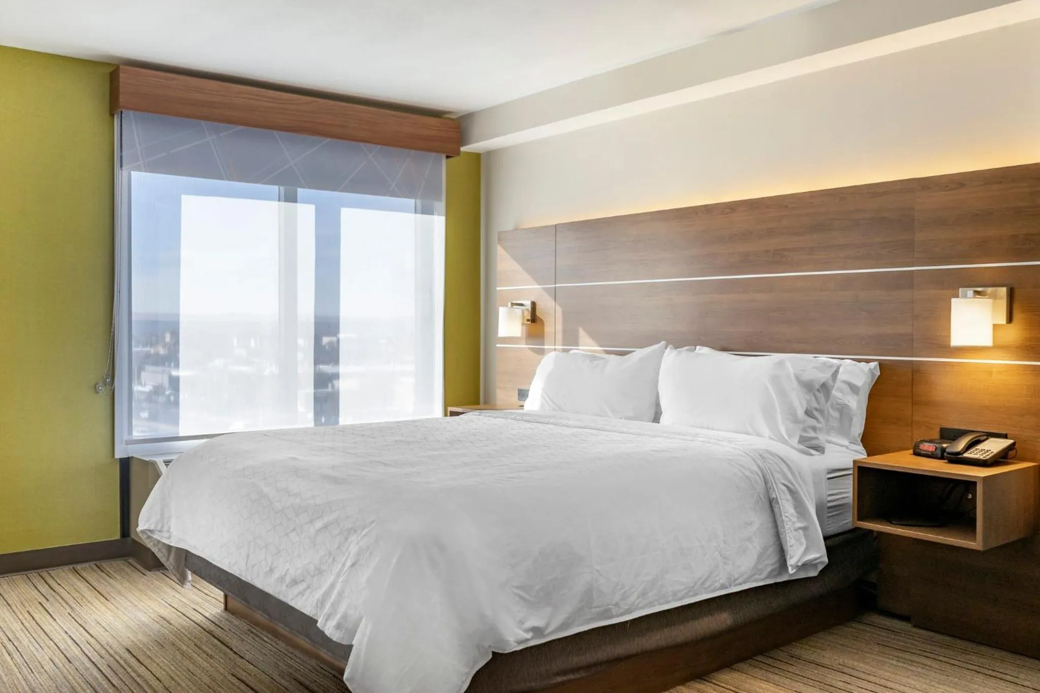 Photo of the whole room, Bed in Holiday Inn Express Hotel & Suites Albuquerque Midtown by IHG