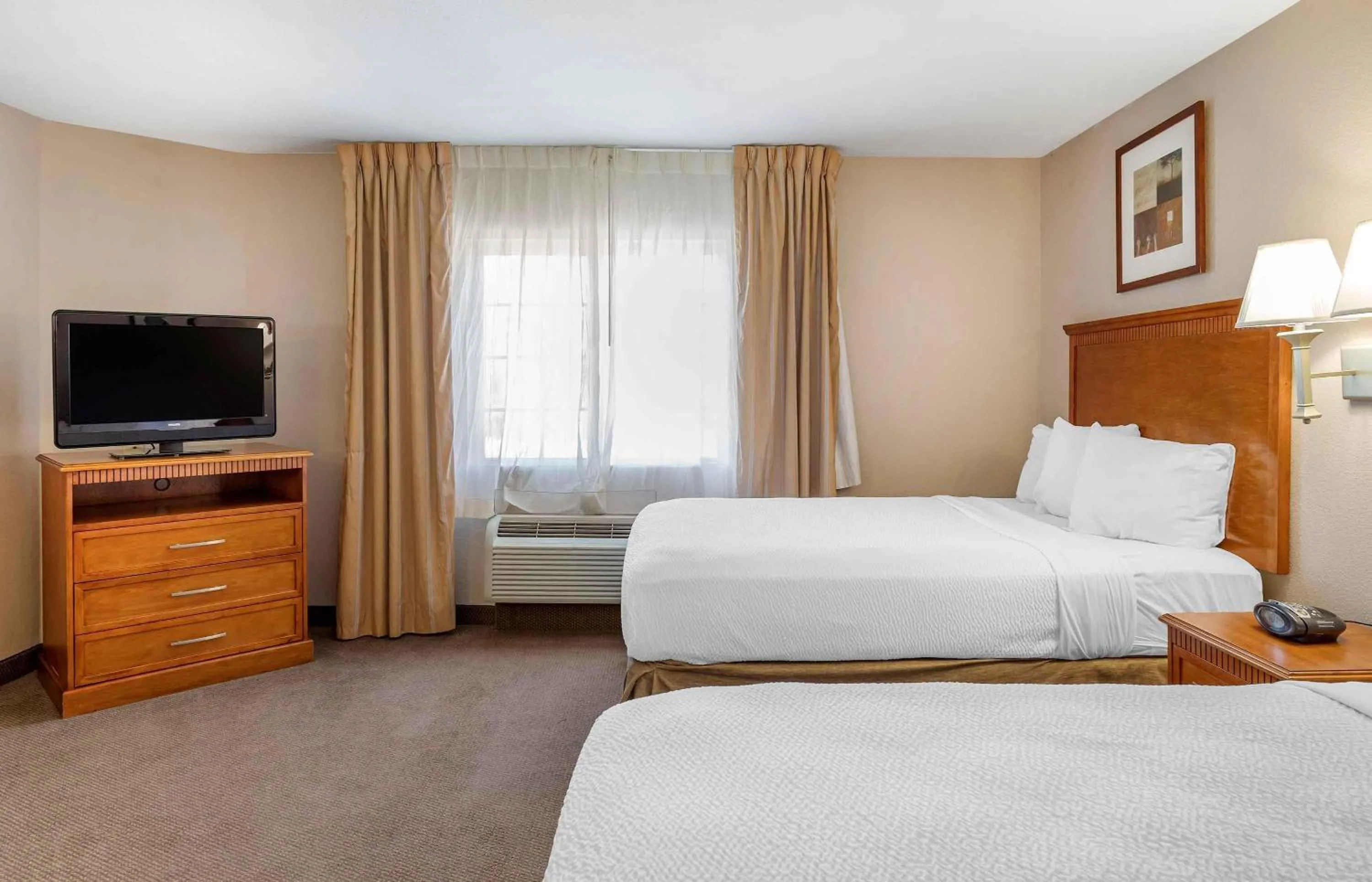 Bedroom, Bed in Extended Stay America Suites - Houston - IAH Airport