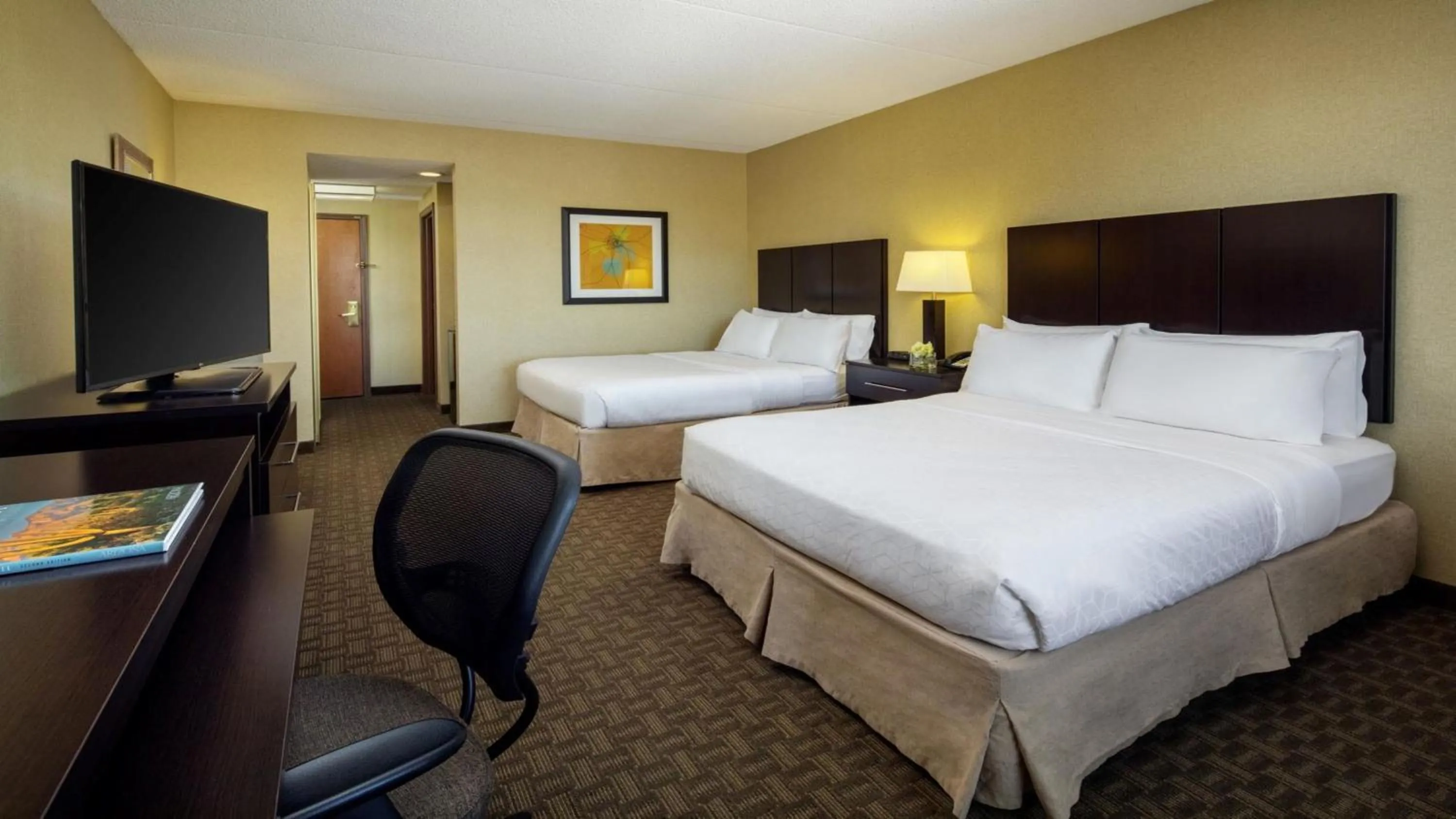Photo of the whole room, Bed in Holiday Inn Phoenix/Chandler by IHG
