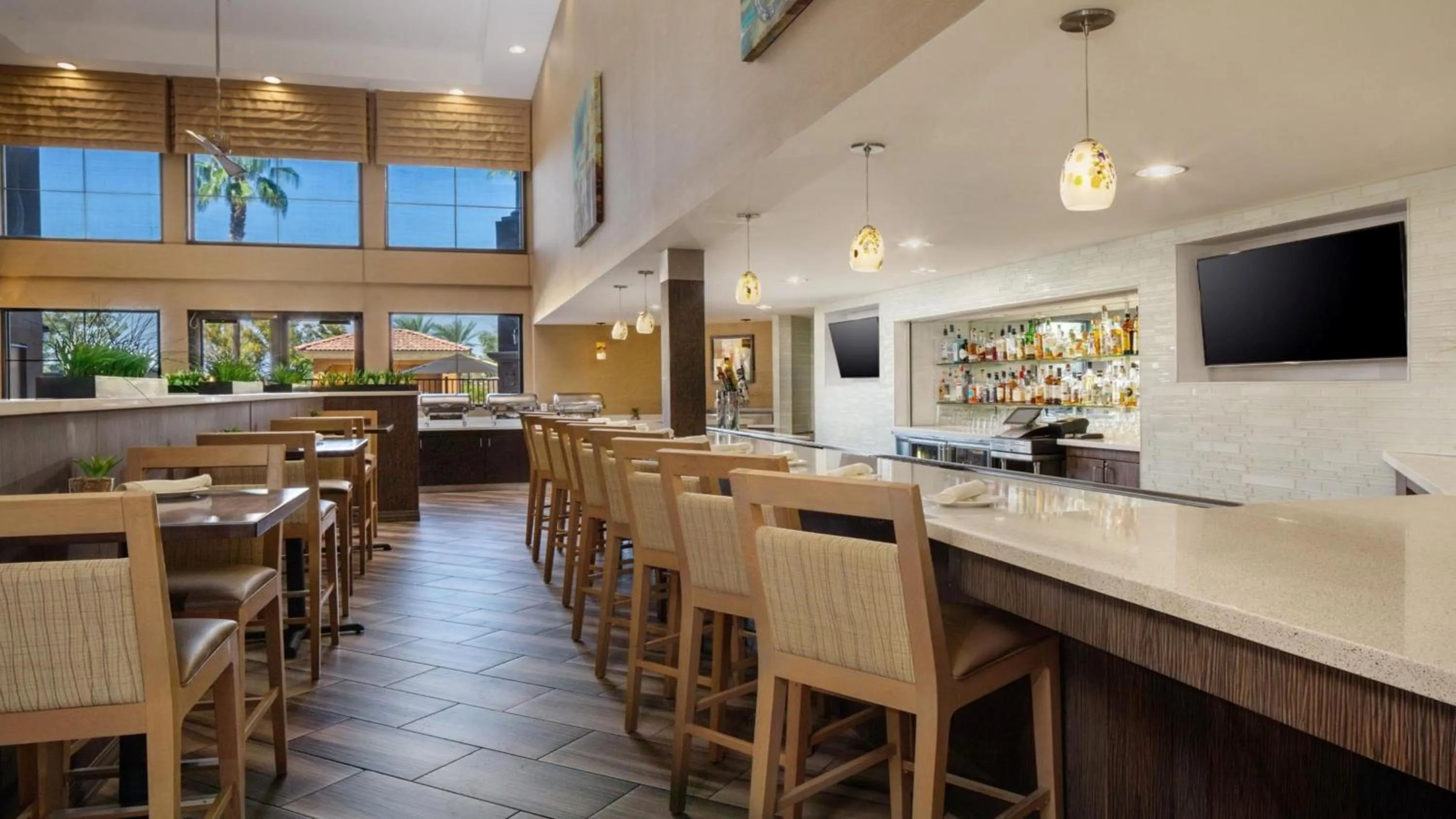 Restaurant/places to eat in Holiday Inn Phoenix/Chandler by IHG