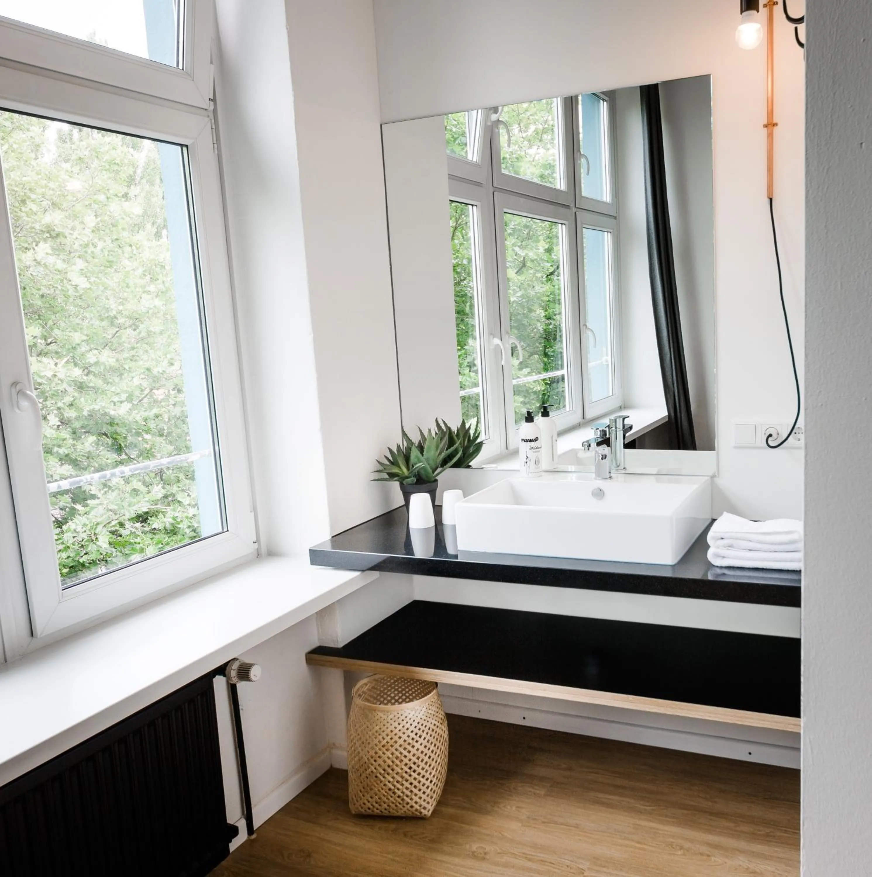 Bathroom, Bed in Pyjama Park Schanzenviertel