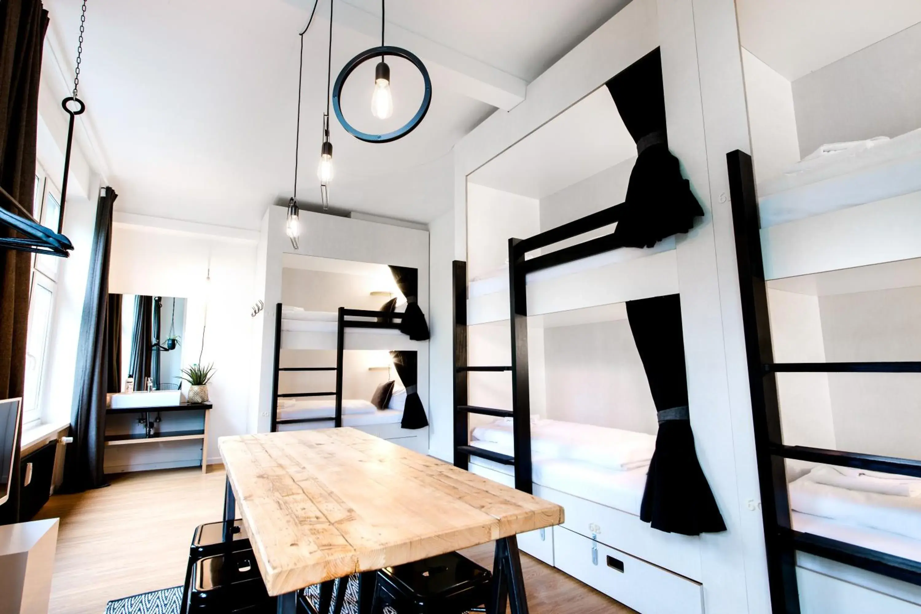 Eight-Bed Room with Shared Bathroom in Pyjama Park Schanzenviertel Eight-Bed Room with Shared Bathroom in Pyjama Park Schanzenviertel