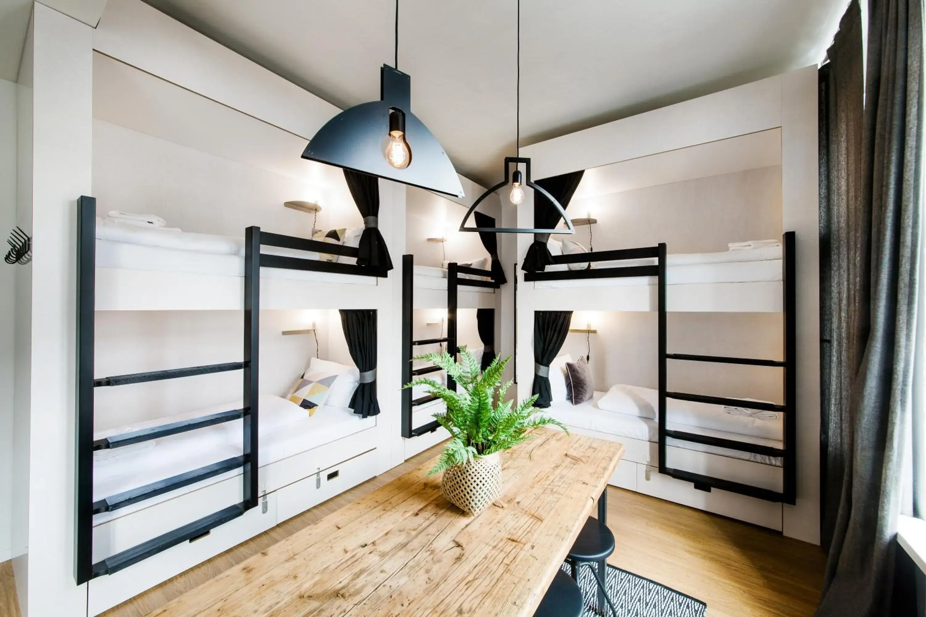 Six-Bedroom with Shared Bathroom in Pyjama Park Schanzenviertel Six-Bedroom with Shared Bathroom in Pyjama Park Schanzenviertel