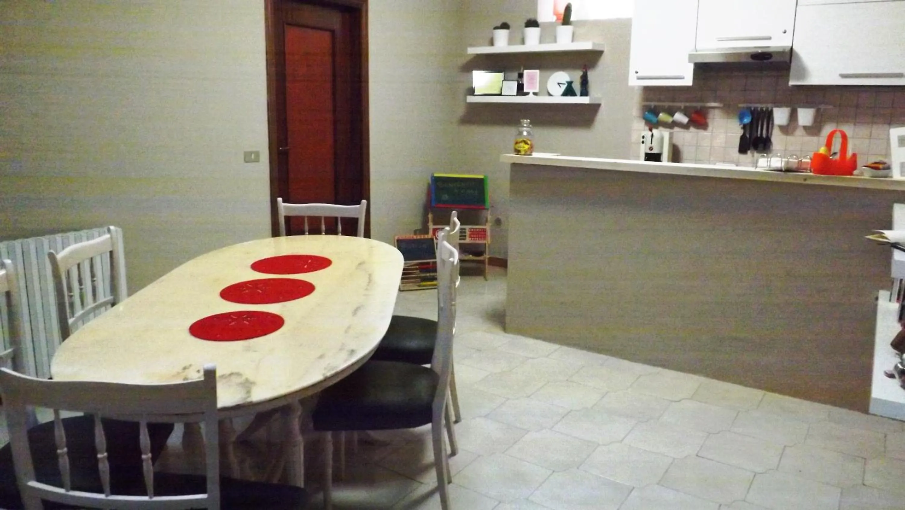 Communal lounge/ TV room in Domus Tua