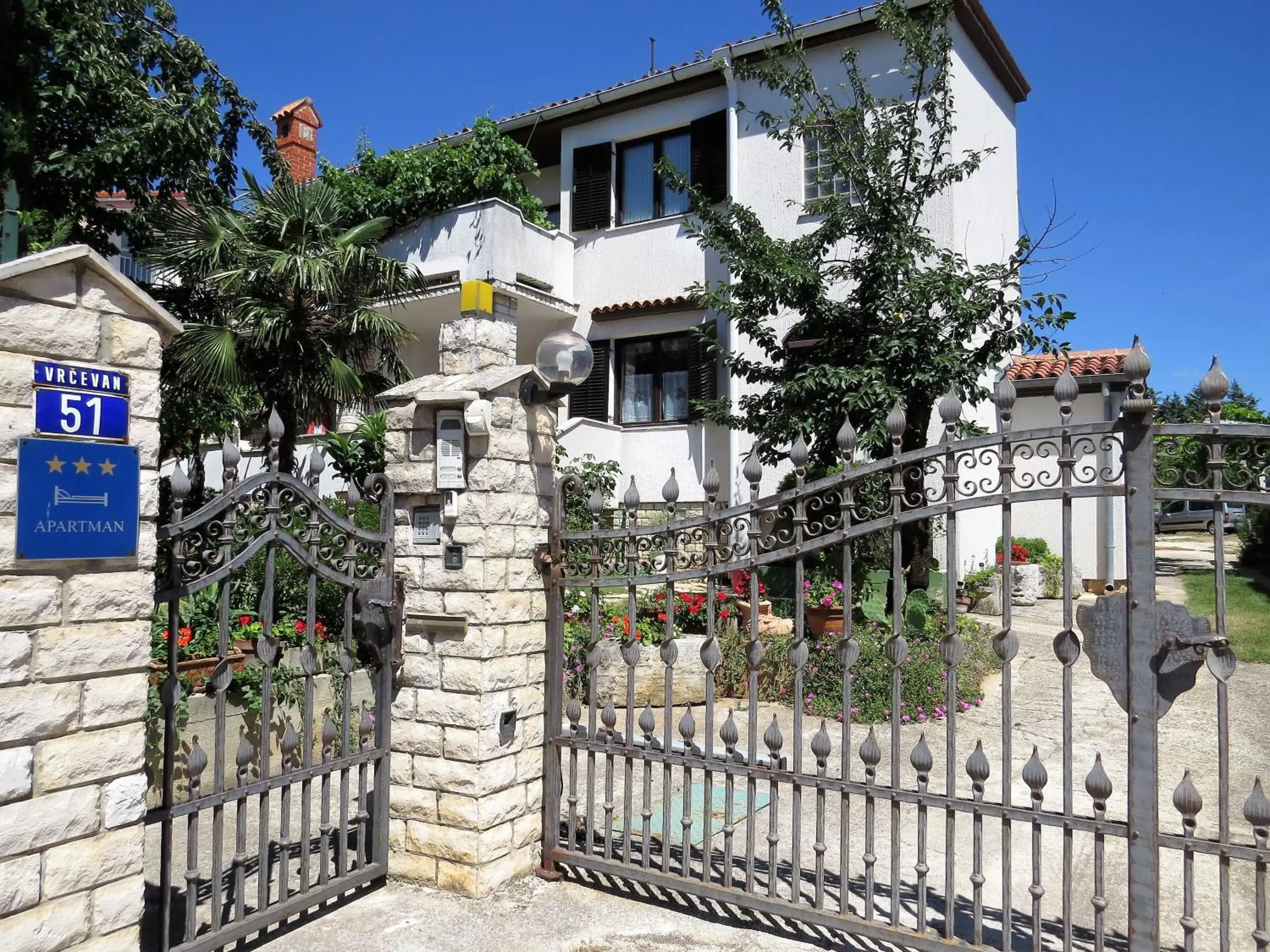 Apartments Mira Apartments Mira
