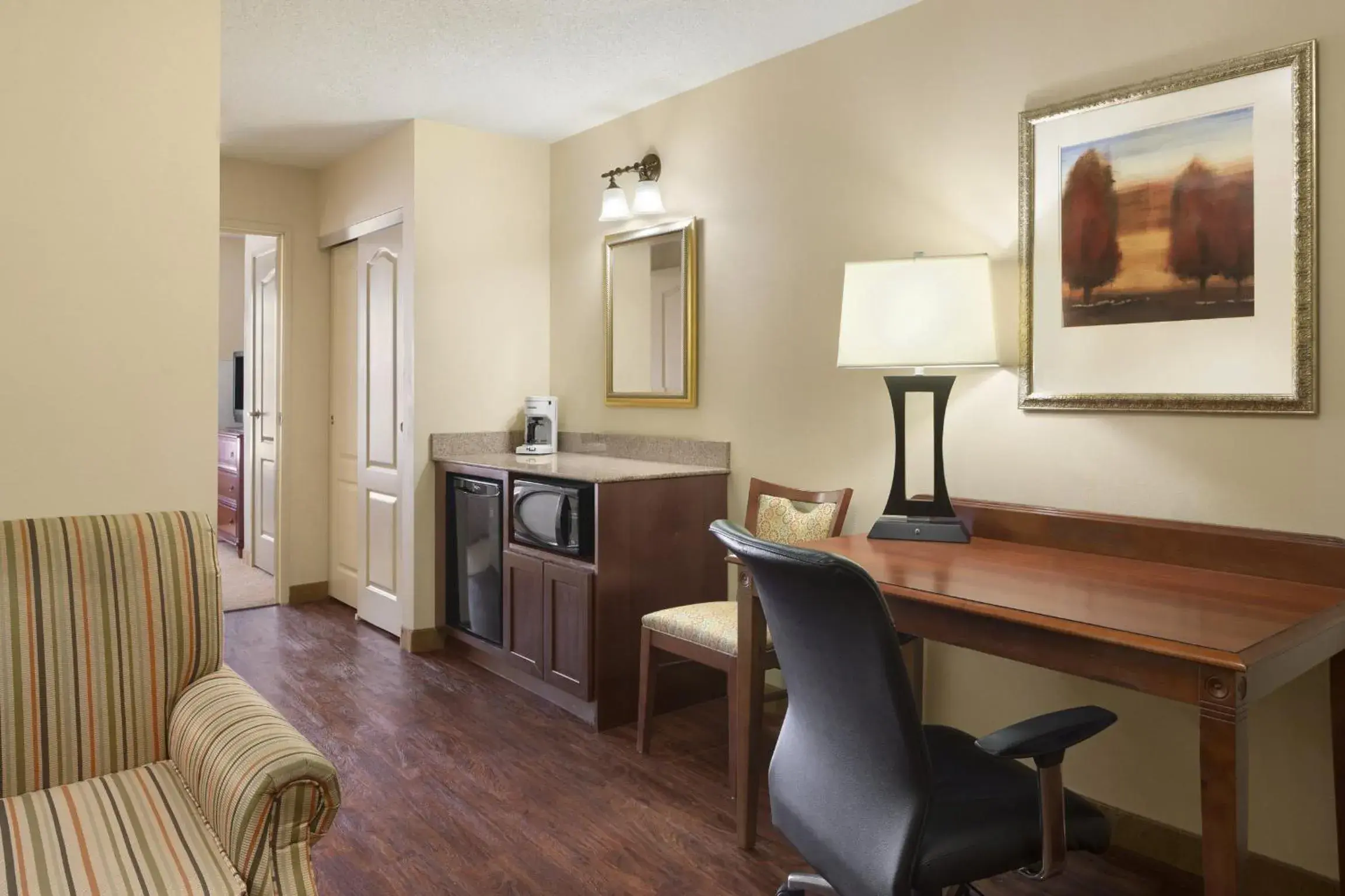One-Bedroom King Suite - Disability Access in Country Inn & Suites by Radisson, Baltimore North, MD One-Bedroom King Suite - Disability Access in Country Inn & Suites by Radisson, Baltimore North, MD