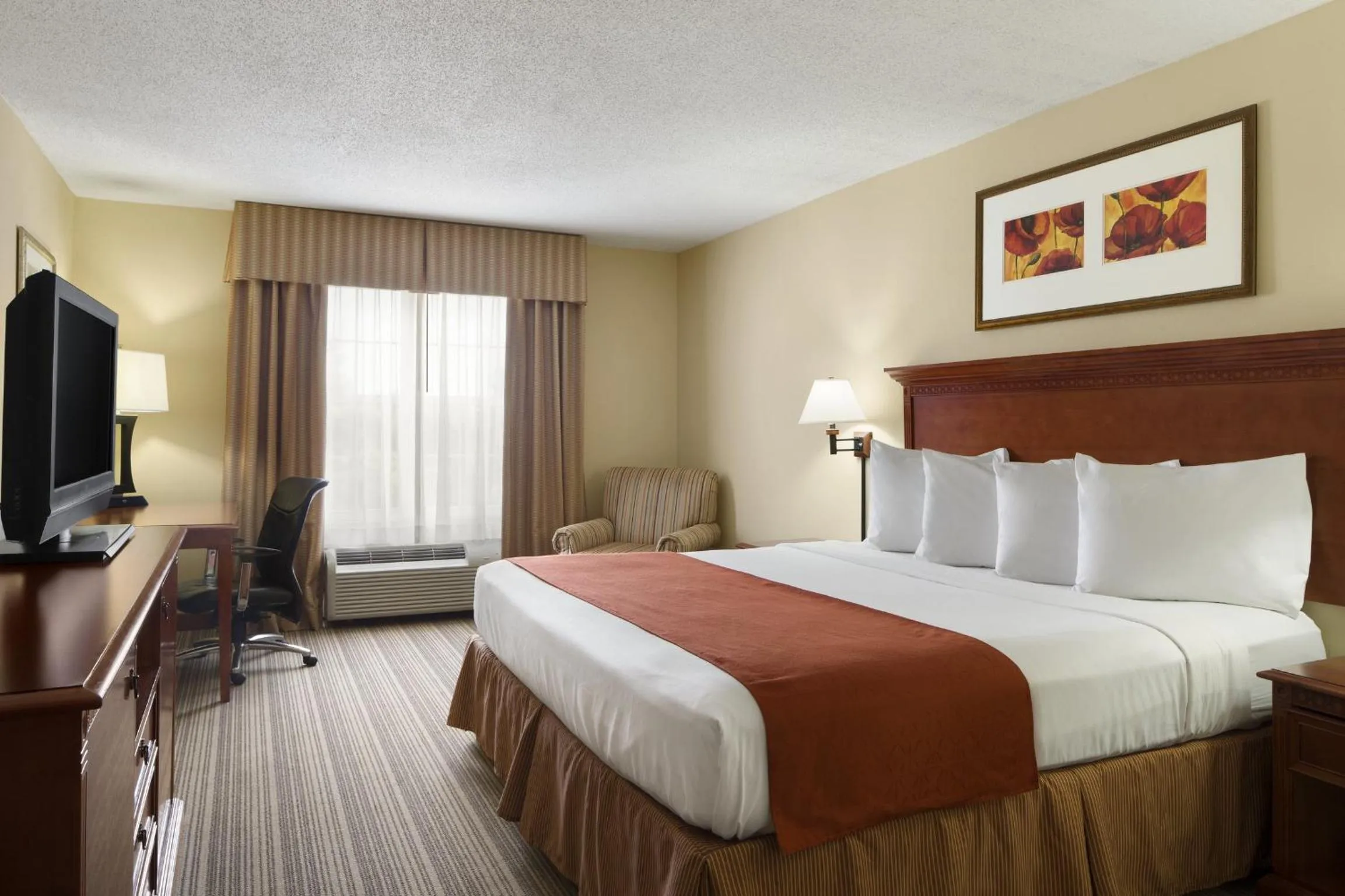 Photo of the whole room, Bed in Country Inn & Suites by Radisson, Baltimore North, MD