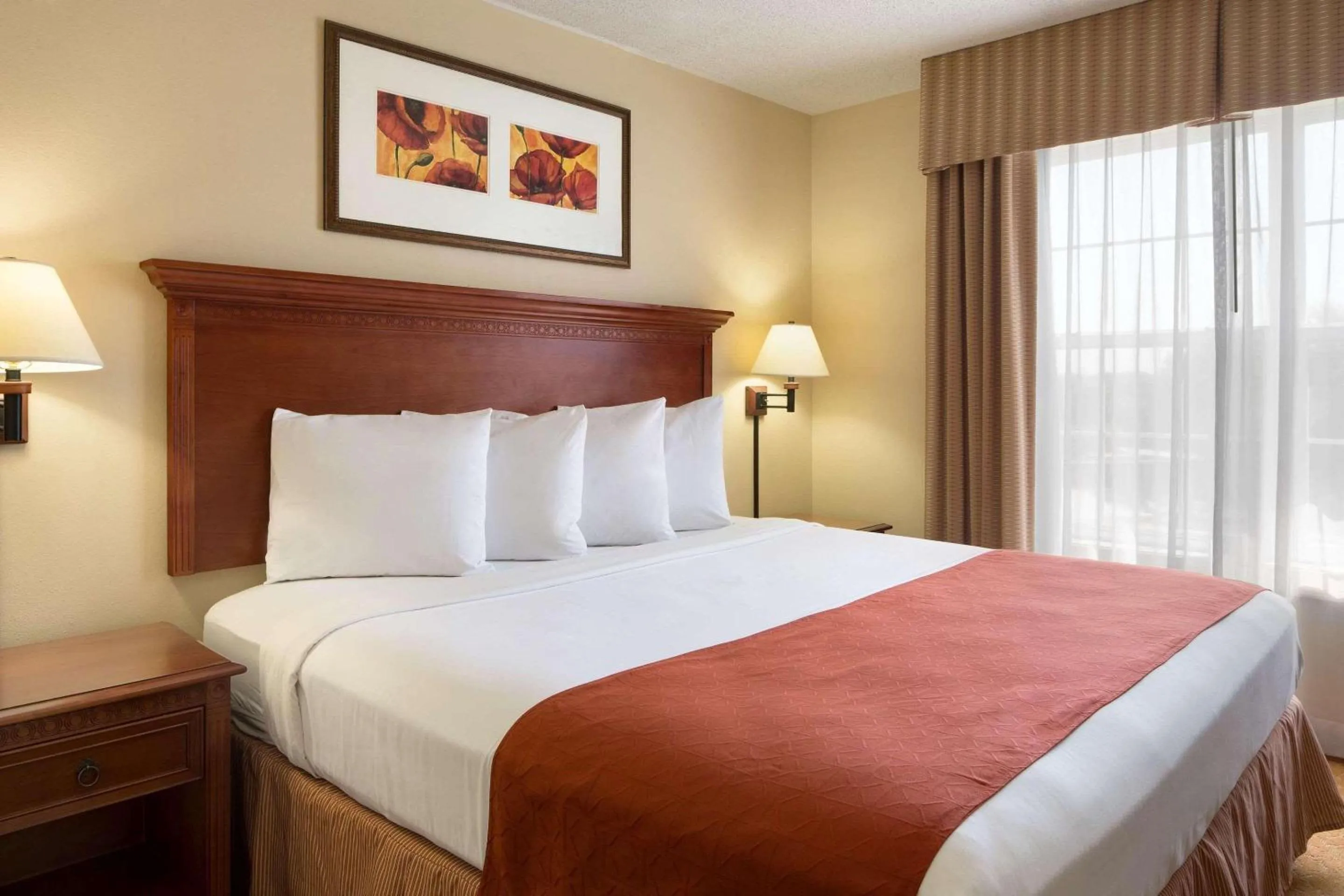 Bedroom, Bed in Country Inn & Suites by Radisson, Baltimore North, MD
