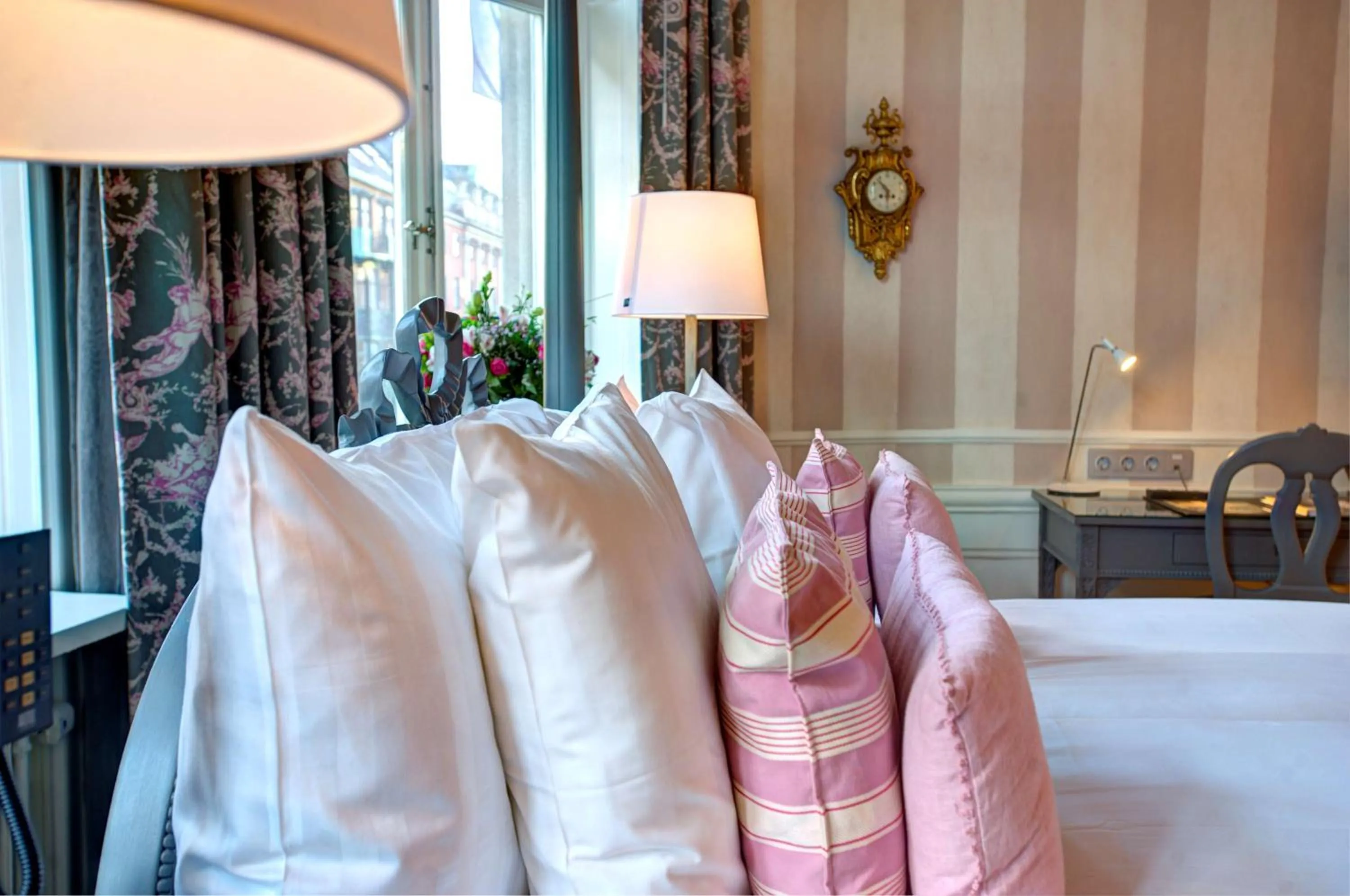 Bedroom, Bed in Hotel Kung Carl, WorldHotels Crafted