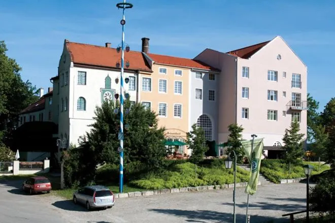 Property building in Gutshotel Odelzhausen