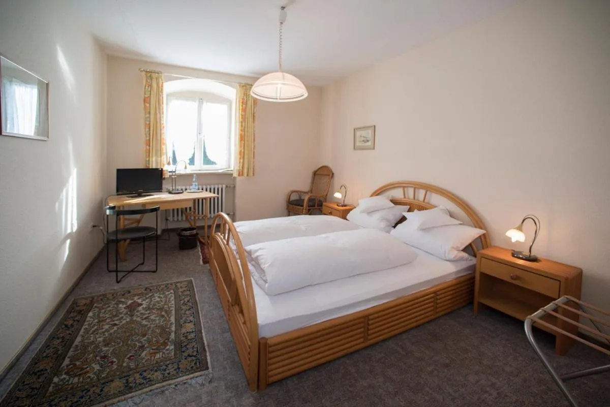 Bed in Gutshotel Odelzhausen