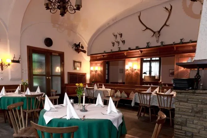Restaurant/places to eat in Gutshotel Odelzhausen