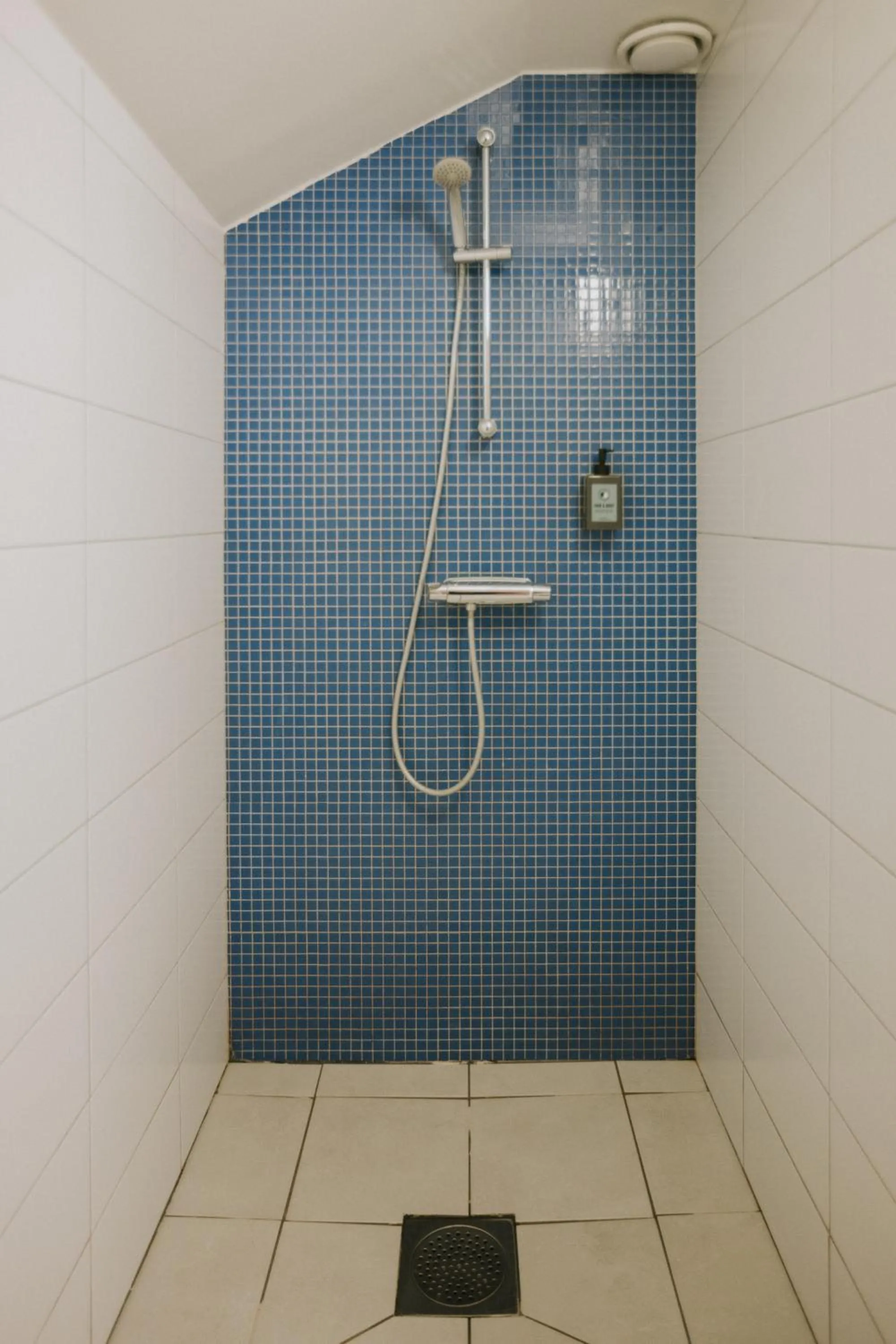 Shower in Comfort Hotel Jazz, Borås