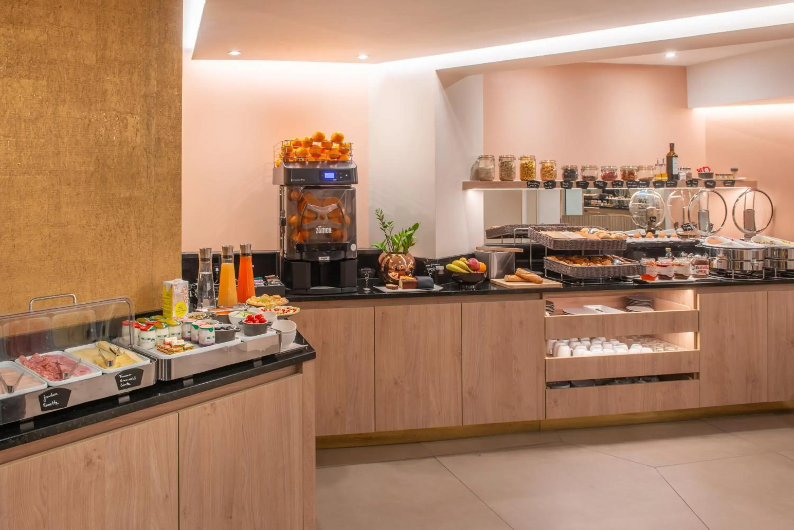 Buffet breakfast in Arc Elysées Buffet breakfast in Arc Elysées