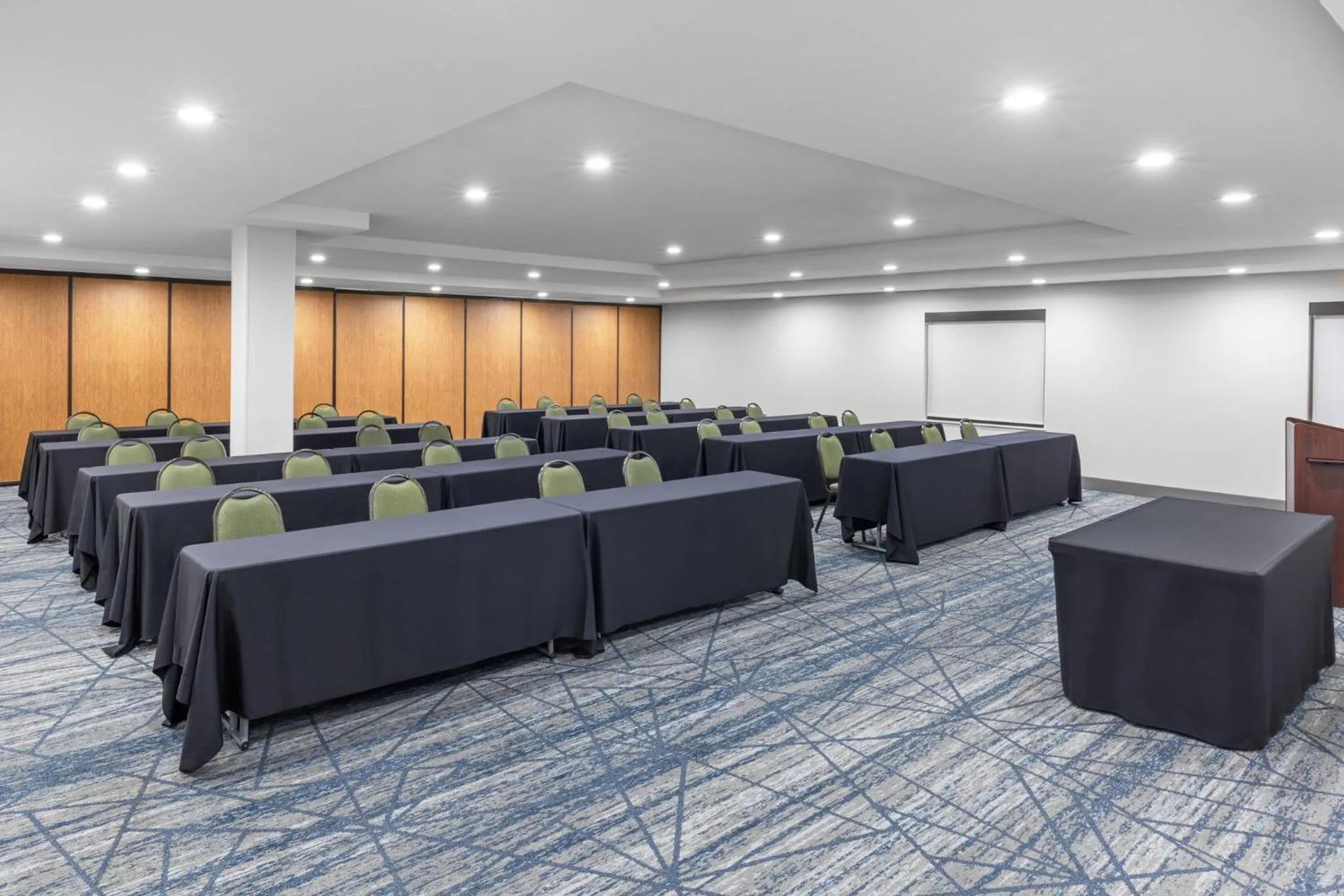 Meeting/conference room in Holiday Inn Express & Suites Sacramento NE Cal Expo by IHG
