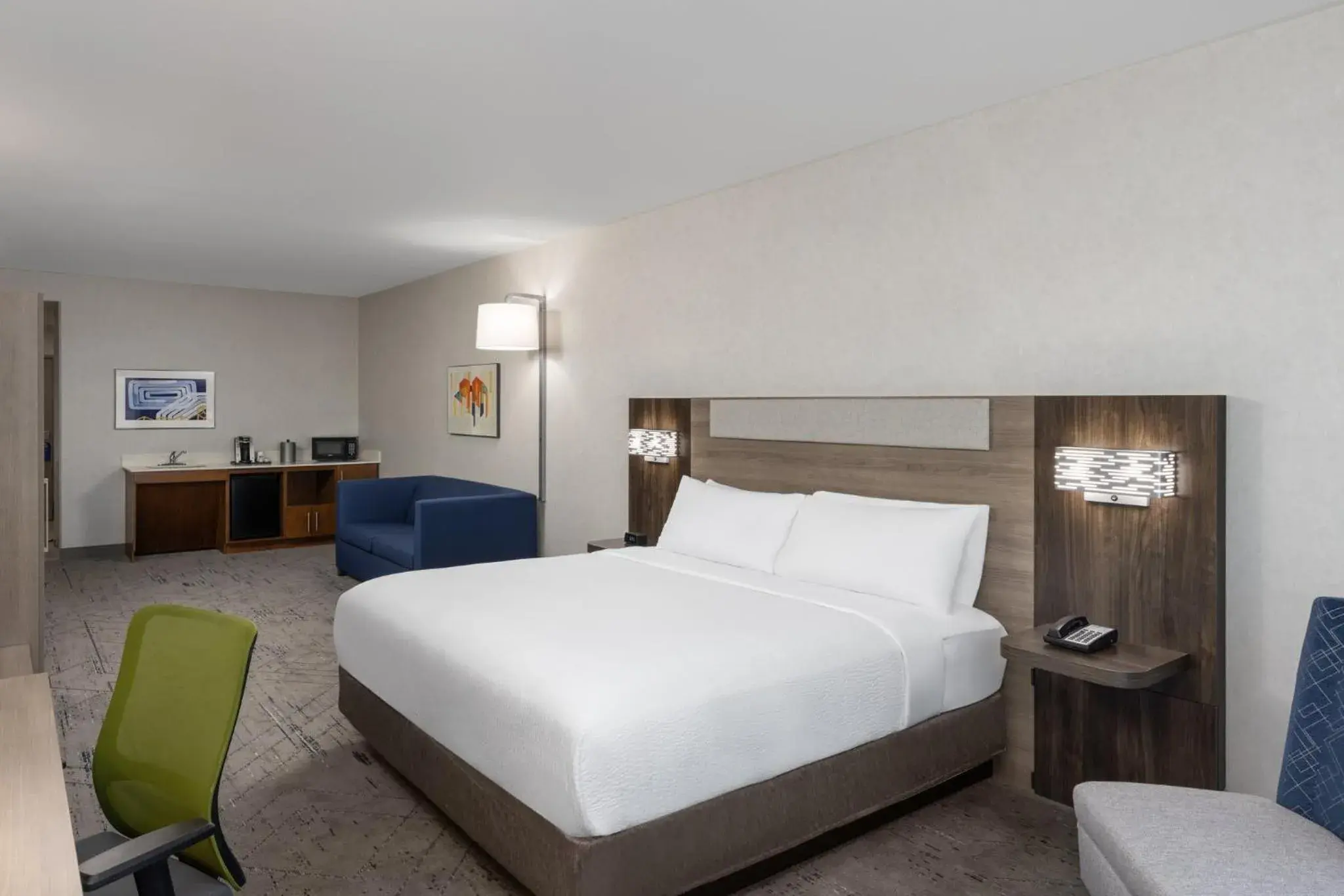 King Studio Suite - Mobility Access with Roll-in Shower in Holiday Inn Express & Suites Sacramento NE Cal Expo by IHG King Studio Suite - Mobility Access with Roll-in Shower in Holiday Inn Express & Suites Sacramento NE Cal Expo by IHG