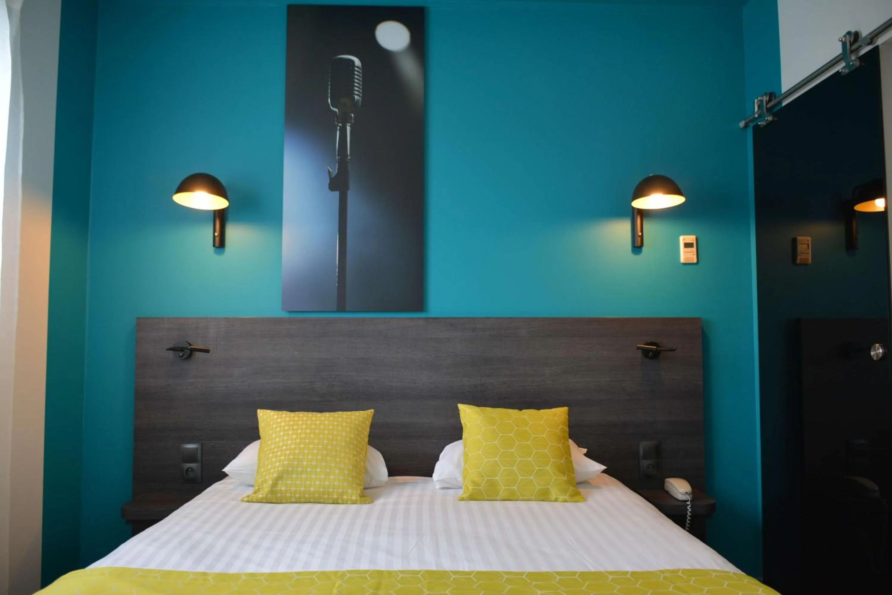 Bed in Best Western Hotel Atlantys Zenith Nantes