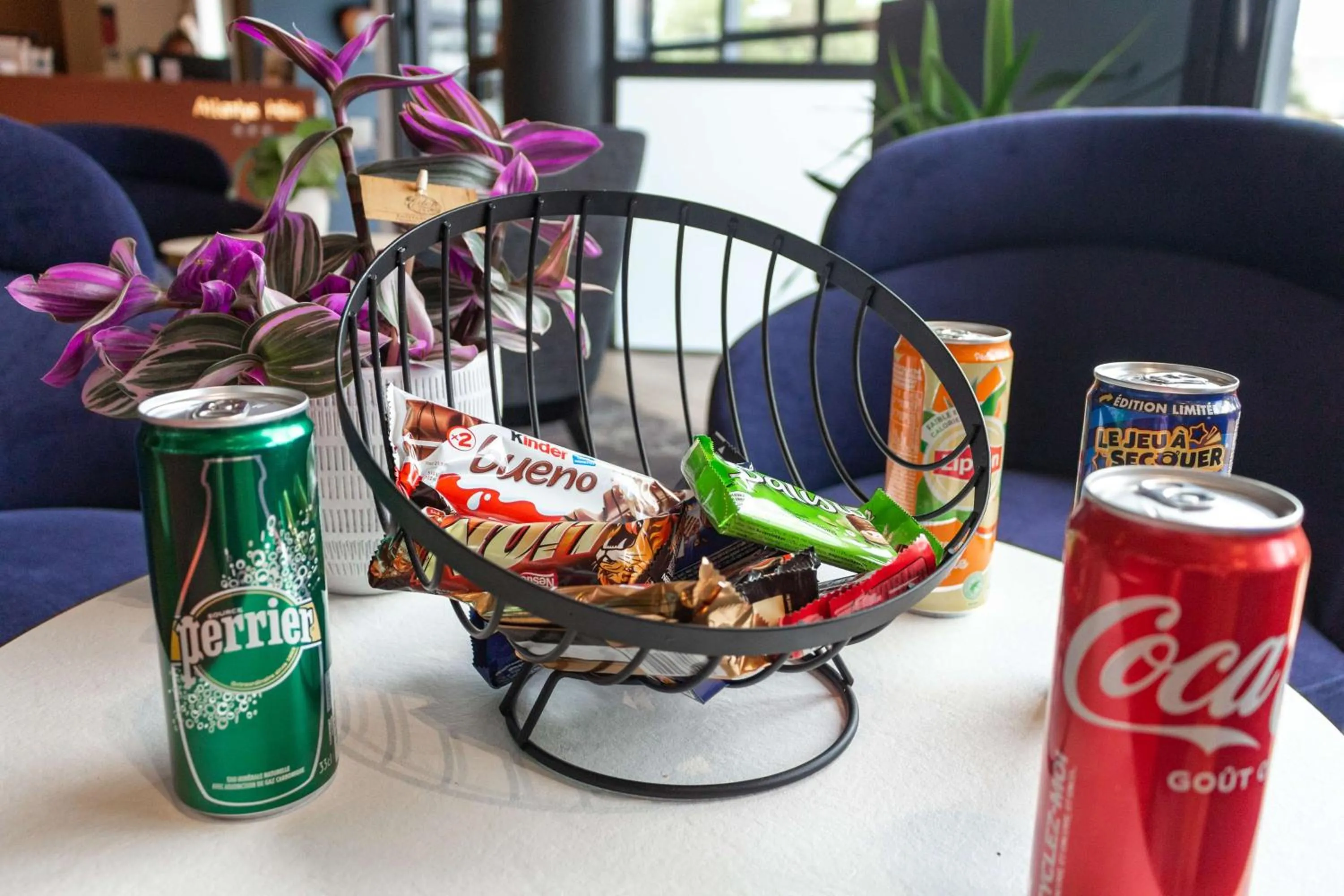 Lounge or bar in Best Western Hotel Atlantys Zenith Nantes