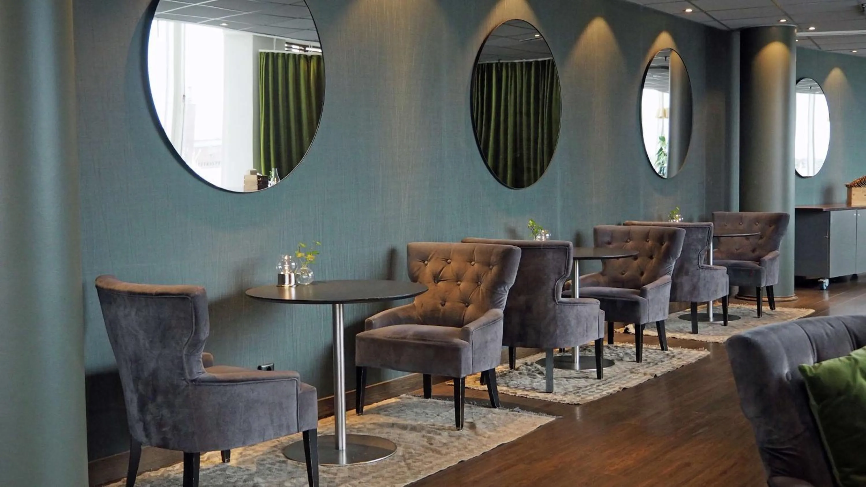 Dining area in Hilton Stockholm Slussen Hotel