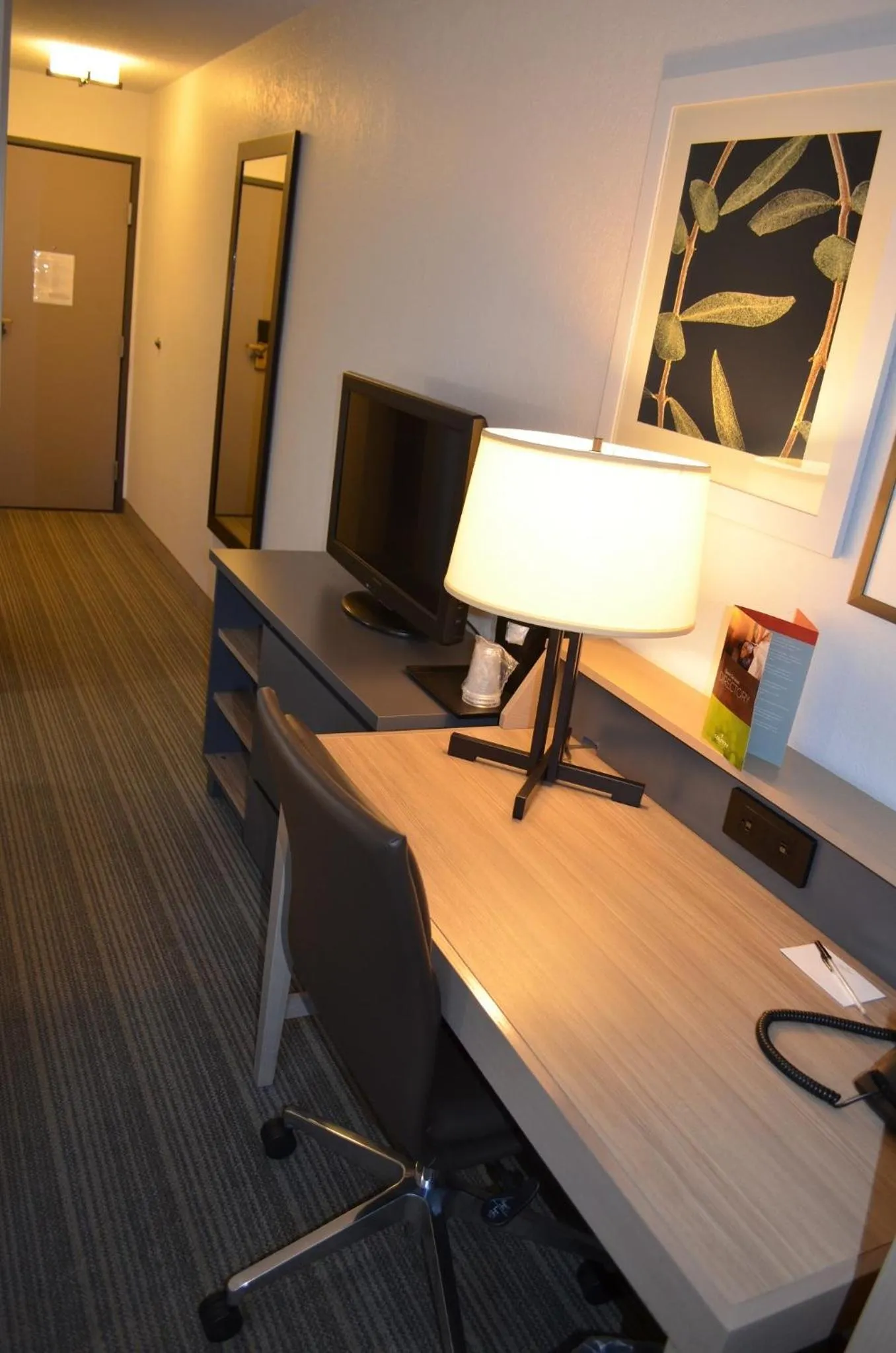 Photo of the whole room in Country Inn & Suites by Radisson, Frederick, MD