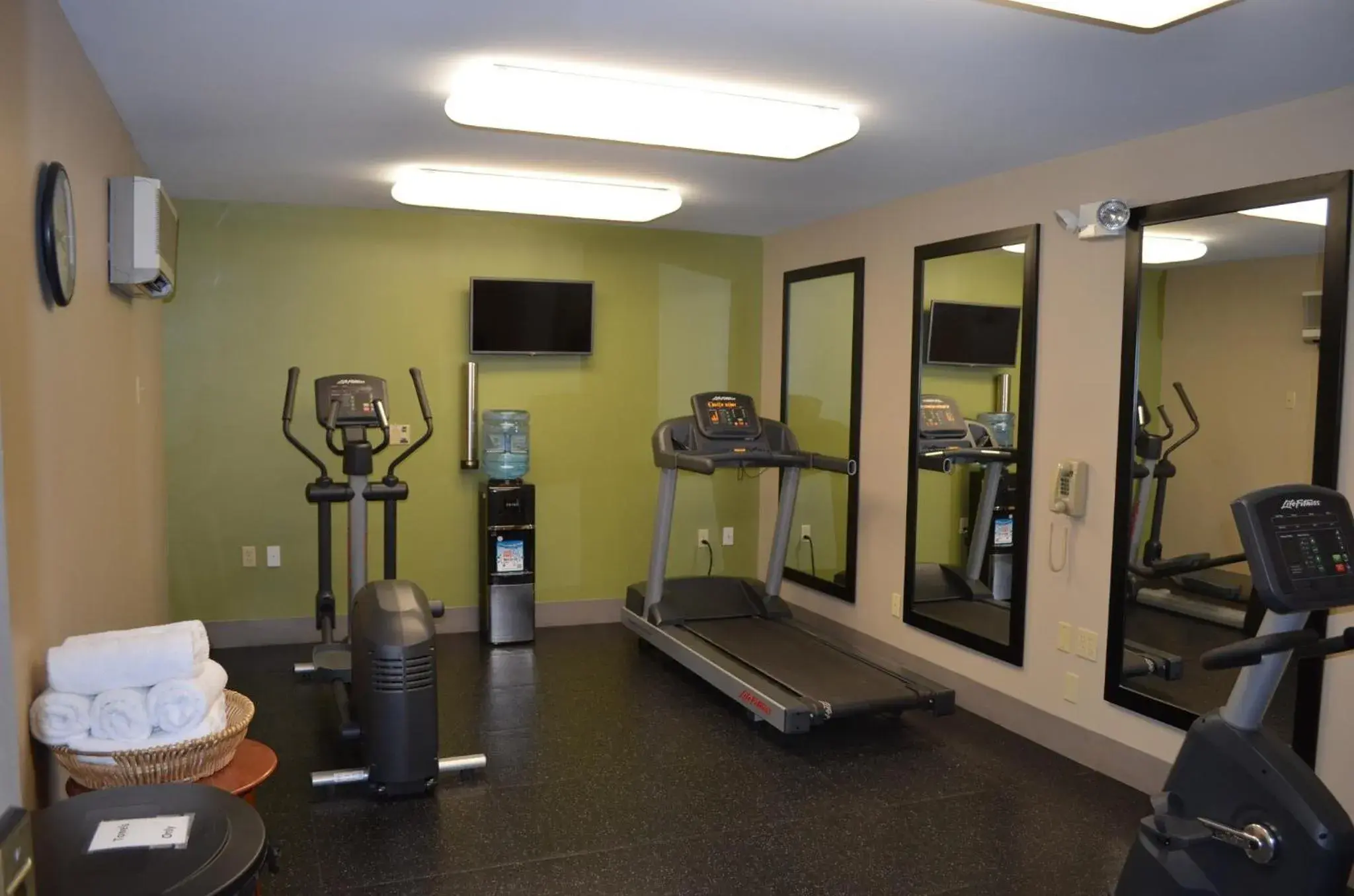 Fitness centre/facilities in Country Inn & Suites by Radisson, Frederick, MD Fitness centre/facilities in Country Inn & Suites by Radisson, Frederick, MD