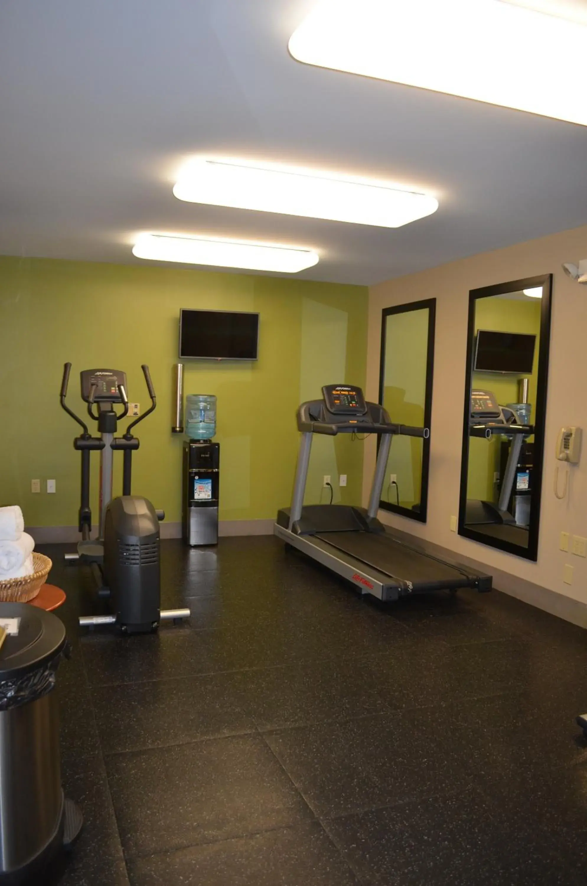 Fitness centre/facilities in Country Inn & Suites by Radisson, Frederick, MD Fitness centre/facilities in Country Inn & Suites by Radisson, Frederick, MD
